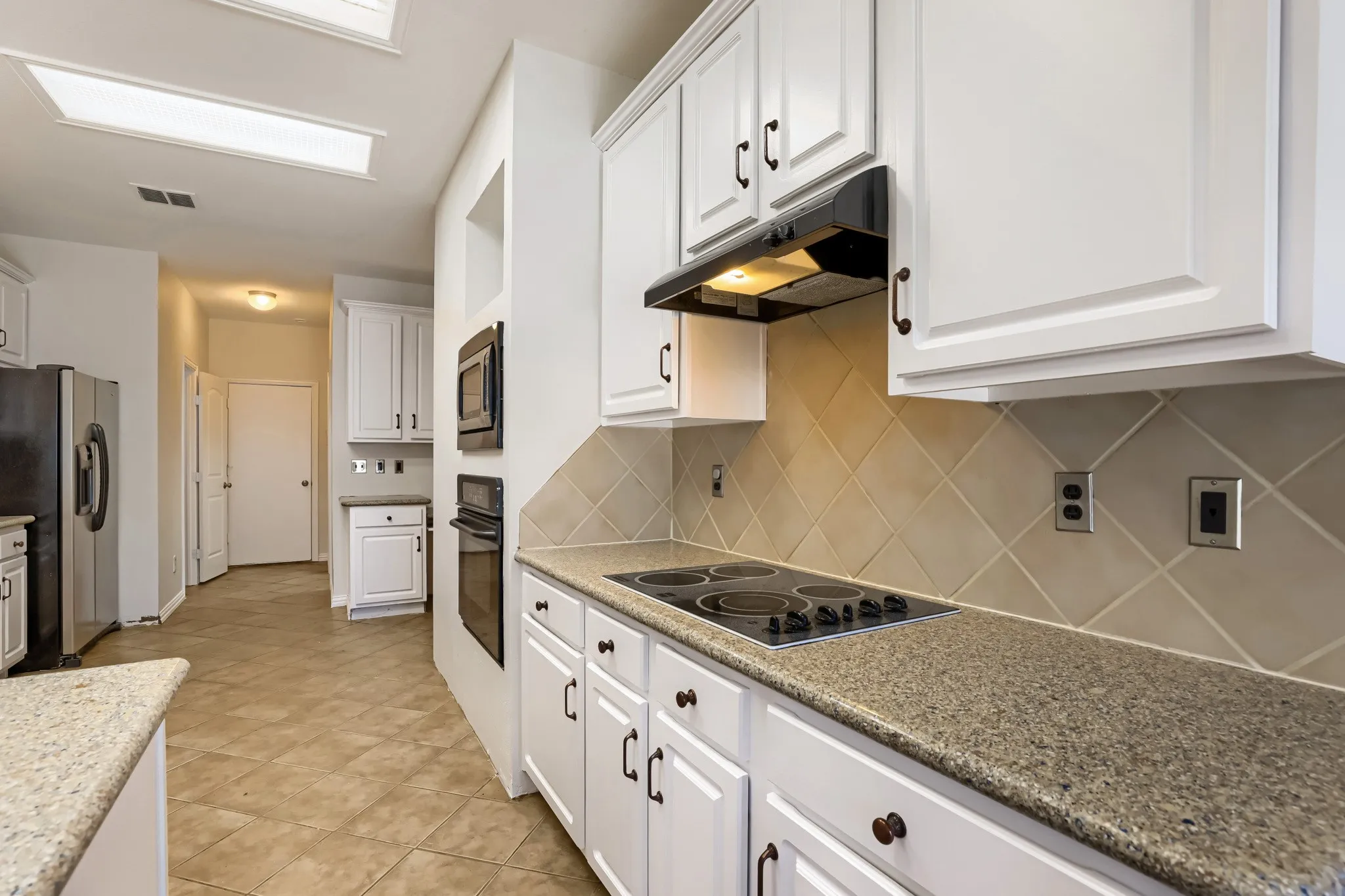 Single Family Residence For Sale in Denton County , 2066 Fair Oaks Circle, Corinth, Texas 76210, 4 Bedroom, 3 Bathroom, 2 Garage spaces, 2,834 Sqft, built in 1999, mls#21281015, Real Estate Agent in Corinth, Homes For Sale in Denton county, Homes For Sale in Corinth, Realtor in Corinth Texas, Real Estate Brokerage Independent Realty Texas, Luminita Cordes Realtor