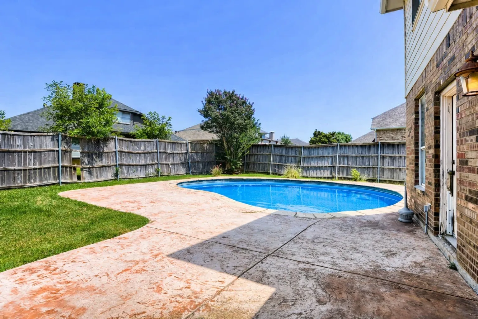 Single Family Residence For Sale in Denton County , 2066 Fair Oaks Circle, Corinth, Texas 76210, 4 Bedroom, 3 Bathroom, 2 Garage spaces, 2,834 Sqft, built in 1999, mls#21281015, Real Estate Agent in Corinth, Homes For Sale in Denton county, Homes For Sale in Corinth, Realtor in Corinth Texas, Real Estate Brokerage Independent Realty Texas, Luminita Cordes Realtor