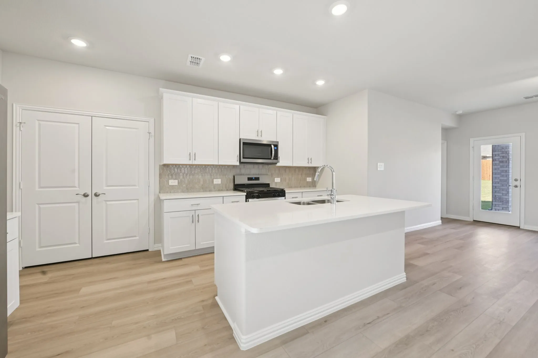 Photo is not of the actual home, but is an inspirational photo of builder’s model home and may depict options, furnishings, and/or decorator features that are not included.