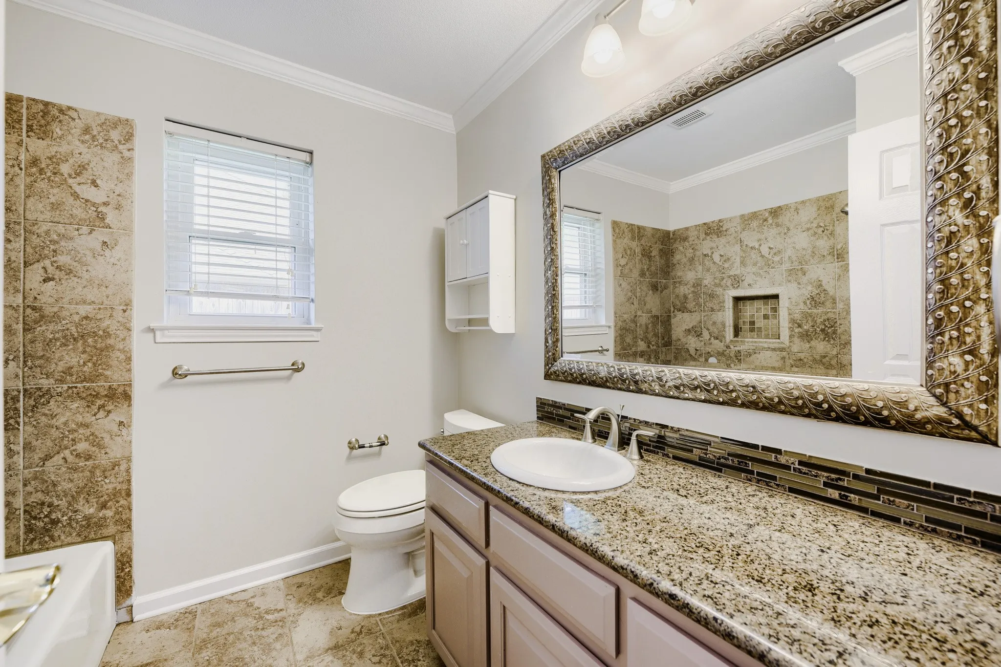Single Family Residence For Sale in Tarrant County , 10104 Stoneleigh Drive, Benbrook, Texas 76126, 3 Bedroom, 2 Bathroom, 2 Garage spaces, 1,738 Sqft, built in 1985, mls#21284648, Real Estate Agent in Benbrook, Homes For Sale in Tarrant county, Homes For Sale in Benbrook, Realtor in Benbrook Texas, Real Estate Brokerage Independent Realty Texas, Luminita Cordes Realtor