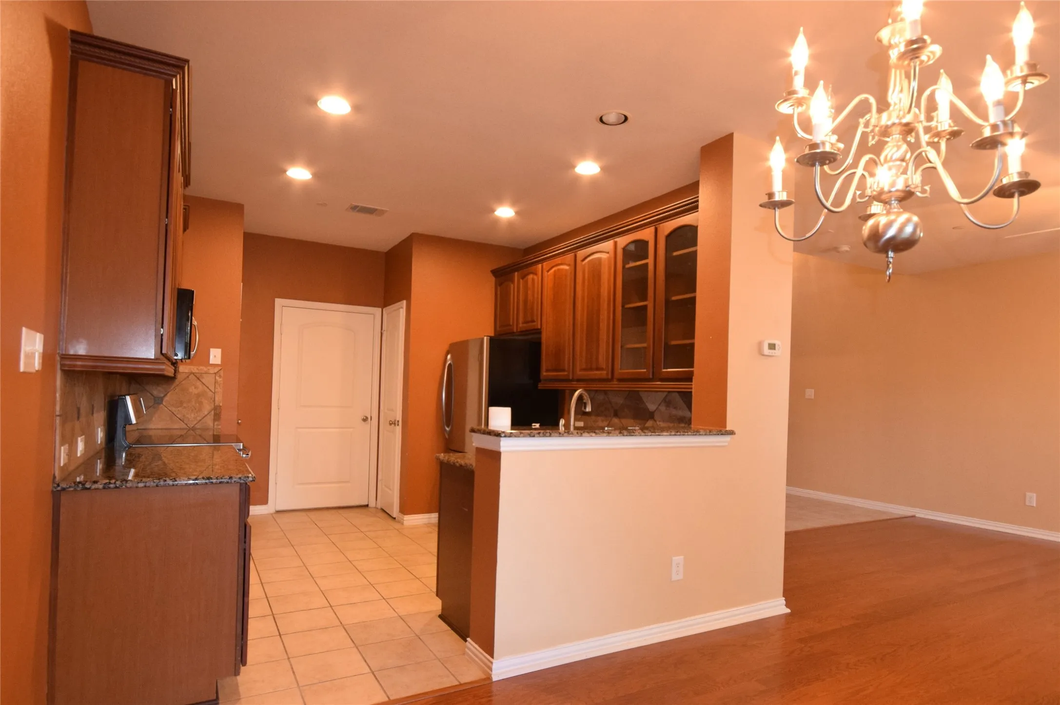 Townhouse For Rent in Collin County , 2276 fletcher Trail, Plano, Texas 75025, 2 Bedrooms, 3 Bathrooms, 2 Garage spaces, 1,469 Sqft, built in 2006, Price $2,099, mls#21338712, Real Estate Agent in Plano, Homes For Rent in Collin county, Homes For Rent in Plano, Realtor in Plano Texas, Real Estate Brokerage Independent Realty Texas, Luminita Cordes Realtor