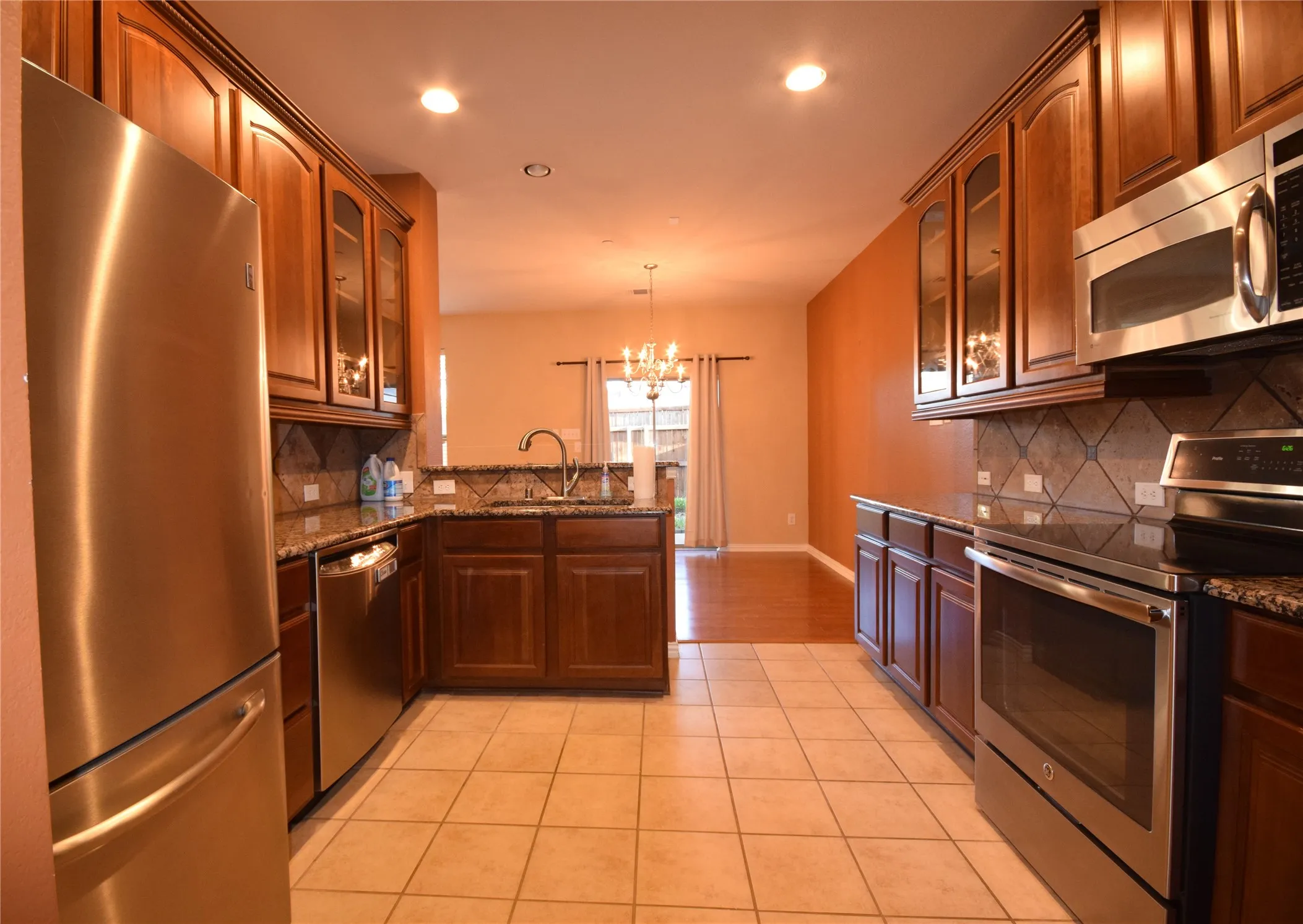Townhouse For Rent in Collin County , 2276 fletcher Trail, Plano, Texas 75025, 2 Bedrooms, 3 Bathrooms, 2 Garage spaces, 1,469 Sqft, built in 2006, Price $2,099, mls#21338712, Real Estate Agent in Plano, Homes For Rent in Collin county, Homes For Rent in Plano, Realtor in Plano Texas, Real Estate Brokerage Independent Realty Texas, Luminita Cordes Realtor
