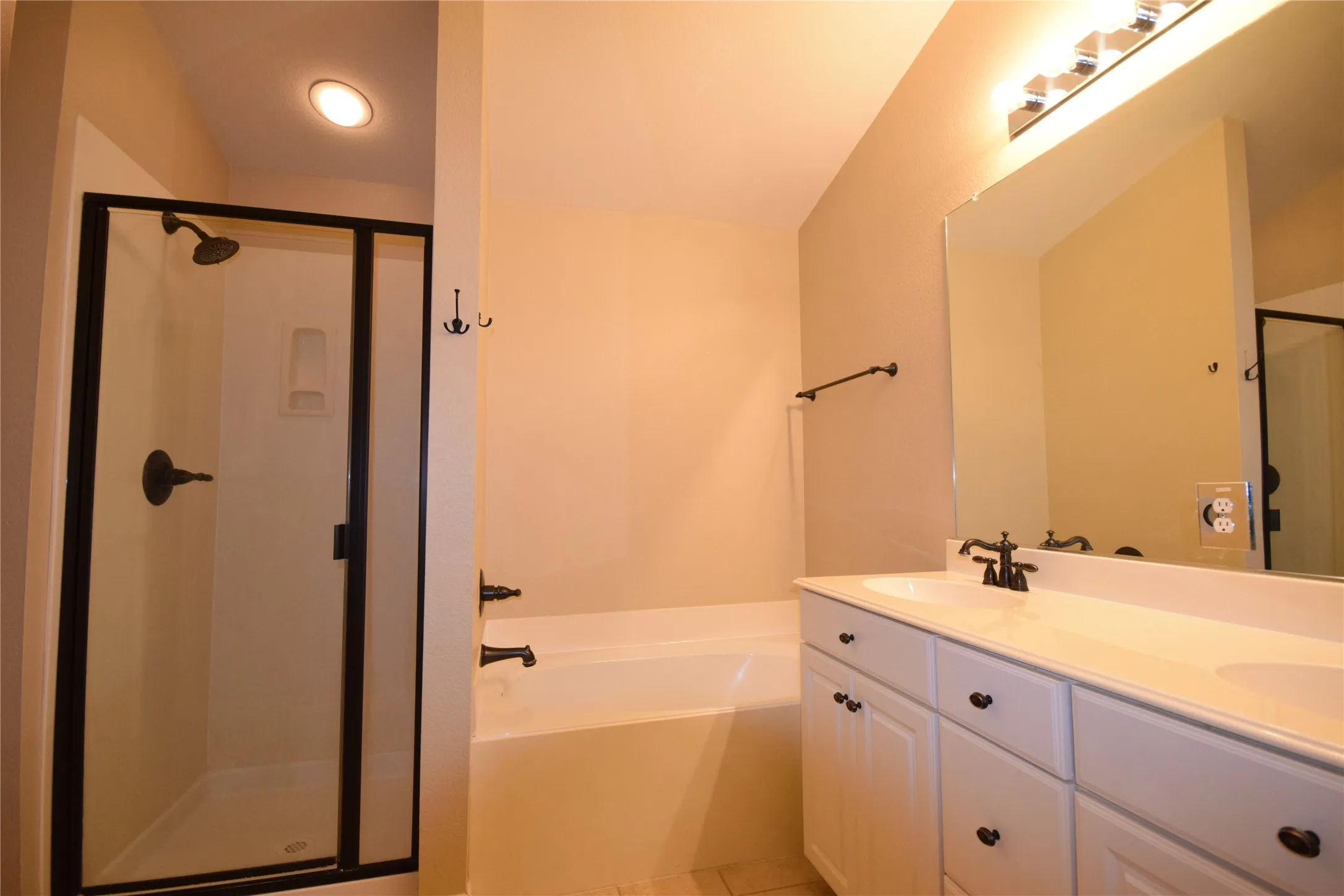 Townhouse For Rent in Collin County , 2276 fletcher Trail, Plano, Texas 75025, 2 Bedrooms, 3 Bathrooms, 2 Garage spaces, 1,469 Sqft, built in 2006, Price $2,099, mls#21338712, Real Estate Agent in Plano, Homes For Rent in Collin county, Homes For Rent in Plano, Realtor in Plano Texas, Real Estate Brokerage Independent Realty Texas, Luminita Cordes Realtor