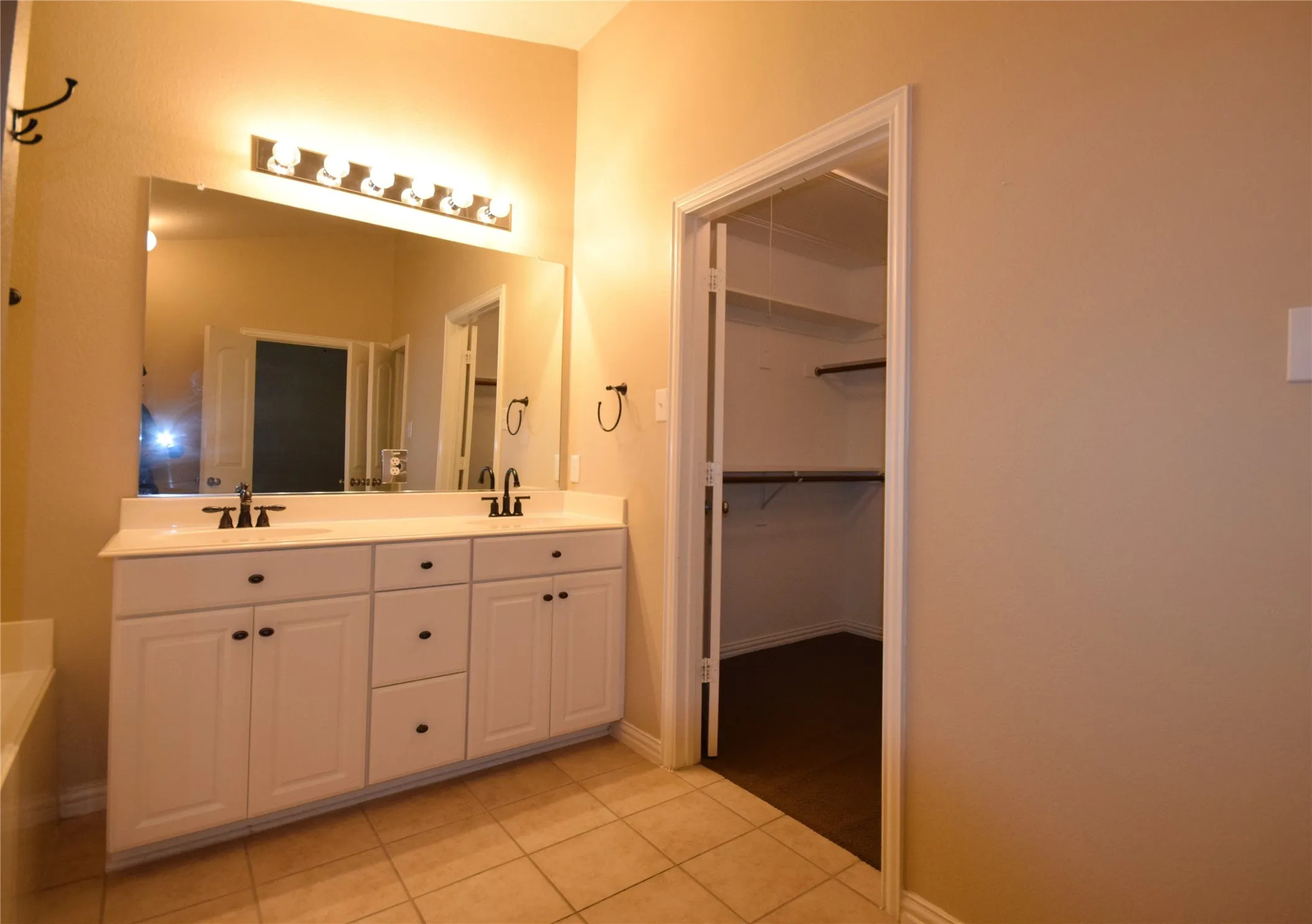 Townhouse For Rent in Collin County , 2276 fletcher Trail, Plano, Texas 75025, 2 Bedrooms, 3 Bathrooms, 2 Garage spaces, 1,469 Sqft, built in 2006, Price $2,099, mls#21338712, Real Estate Agent in Plano, Homes For Rent in Collin county, Homes For Rent in Plano, Realtor in Plano Texas, Real Estate Brokerage Independent Realty Texas, Luminita Cordes Realtor