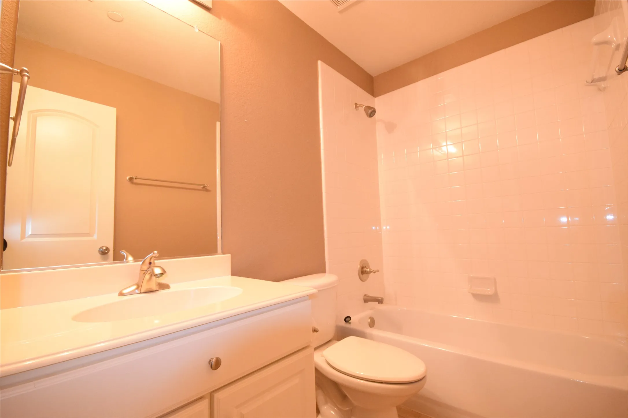 Townhouse For Rent in Collin County , 2276 fletcher Trail, Plano, Texas 75025, 2 Bedrooms, 3 Bathrooms, 2 Garage spaces, 1,469 Sqft, built in 2006, Price $2,099, mls#21338712, Real Estate Agent in Plano, Homes For Rent in Collin county, Homes For Rent in Plano, Realtor in Plano Texas, Real Estate Brokerage Independent Realty Texas, Luminita Cordes Realtor