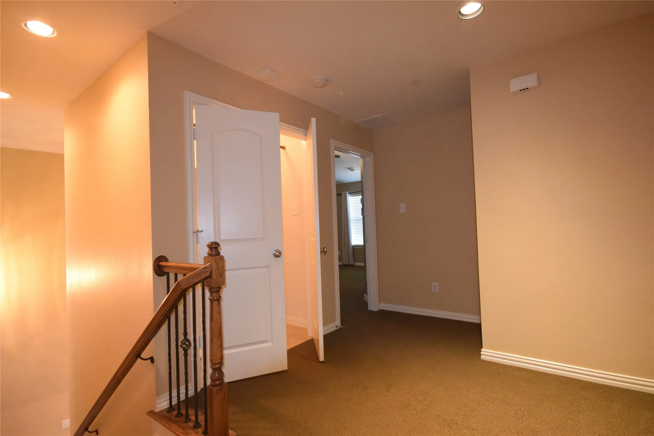 Townhouse For Rent in Collin County , 2276 fletcher Trail, Plano, Texas 75025, 2 Bedrooms, 3 Bathrooms, 2 Garage spaces, 1,469 Sqft, built in 2006, Price $2,099, mls#21338712, Real Estate Agent in Plano, Homes For Rent in Collin county, Homes For Rent in Plano, Realtor in Plano Texas, Real Estate Brokerage Independent Realty Texas, Luminita Cordes Realtor