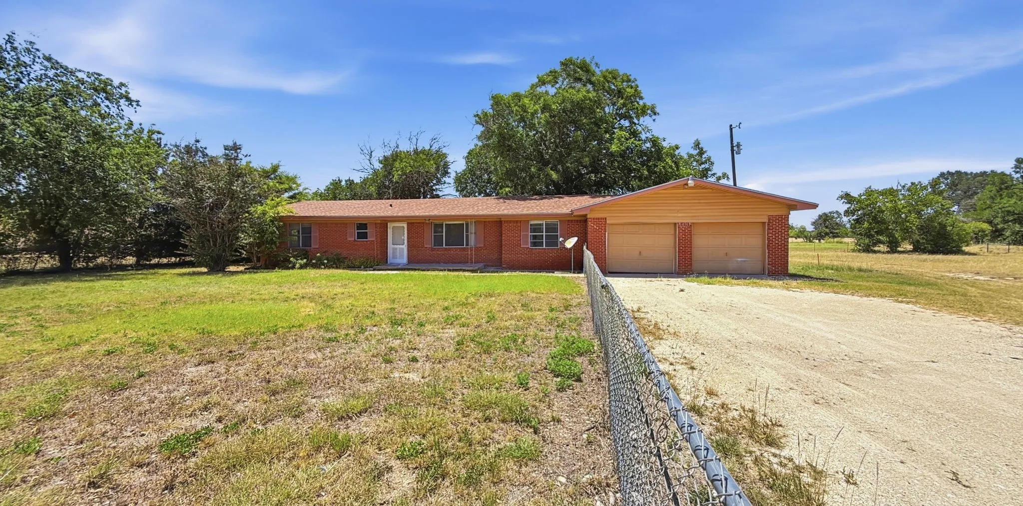 Single Family Residence For Sale in Coryell County , 902 S US Highway 281, Evant, Texas 76525, 3 Bedrooms, 2 Bathrooms, 2 Garage spaces, 2,430 Sqft, built in 1975, Price $155,000, mls#21338706, Real Estate Agent in Evant, Homes For Sale in Coryell county, Homes For Sale in Evant, Realtor in Evant Texas, Real Estate Brokerage Independent Realty Texas, Luminita Cordes Realtor