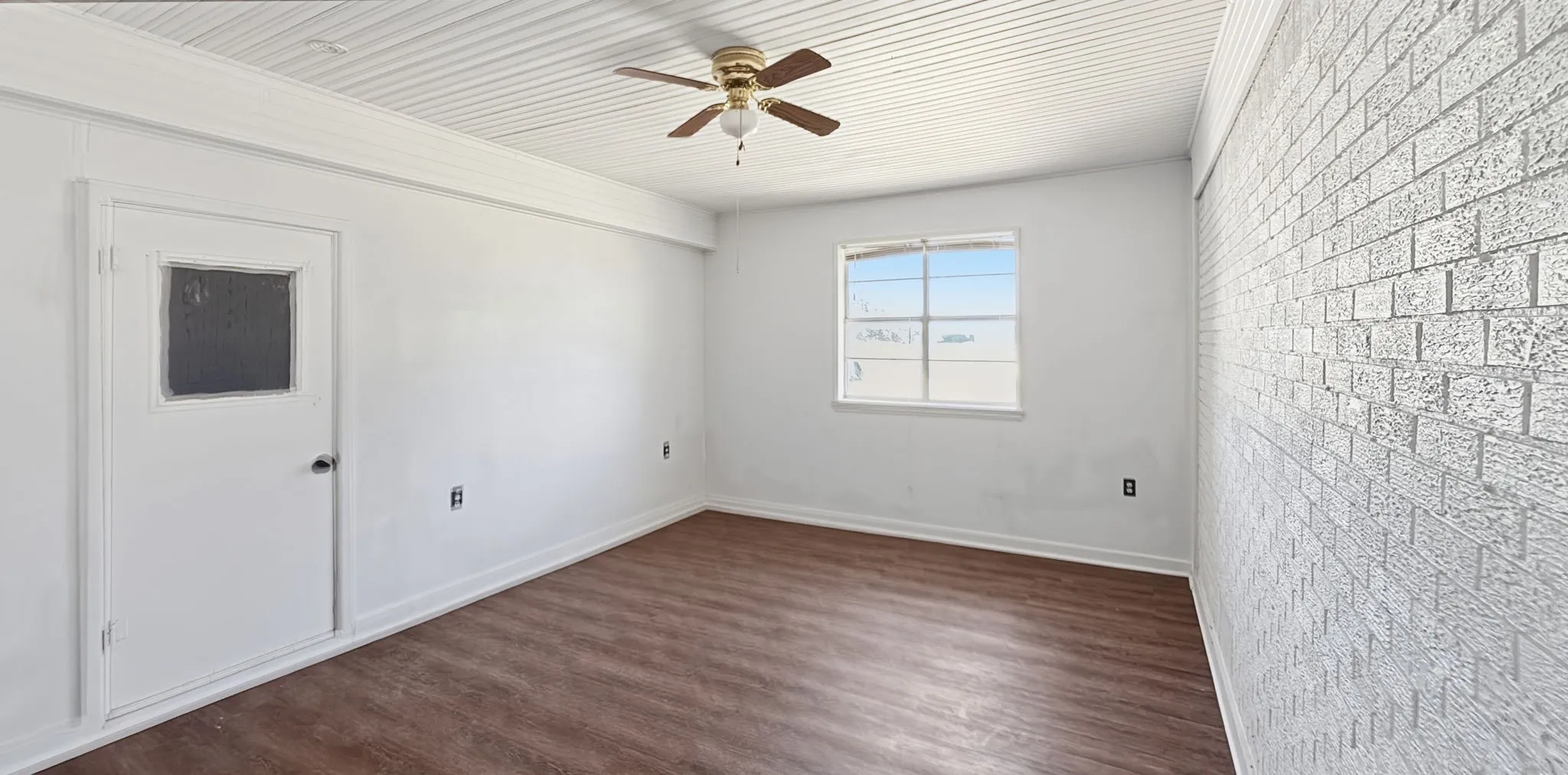 Single Family Residence For Sale in Coryell County , 902 S US Highway 281, Evant, Texas 76525, 3 Bedrooms, 2 Bathrooms, 2 Garage spaces, 2,430 Sqft, built in 1975, Price $155,000, mls#21338706, Real Estate Agent in Evant, Homes For Sale in Coryell county, Homes For Sale in Evant, Realtor in Evant Texas, Real Estate Brokerage Independent Realty Texas, Luminita Cordes Realtor