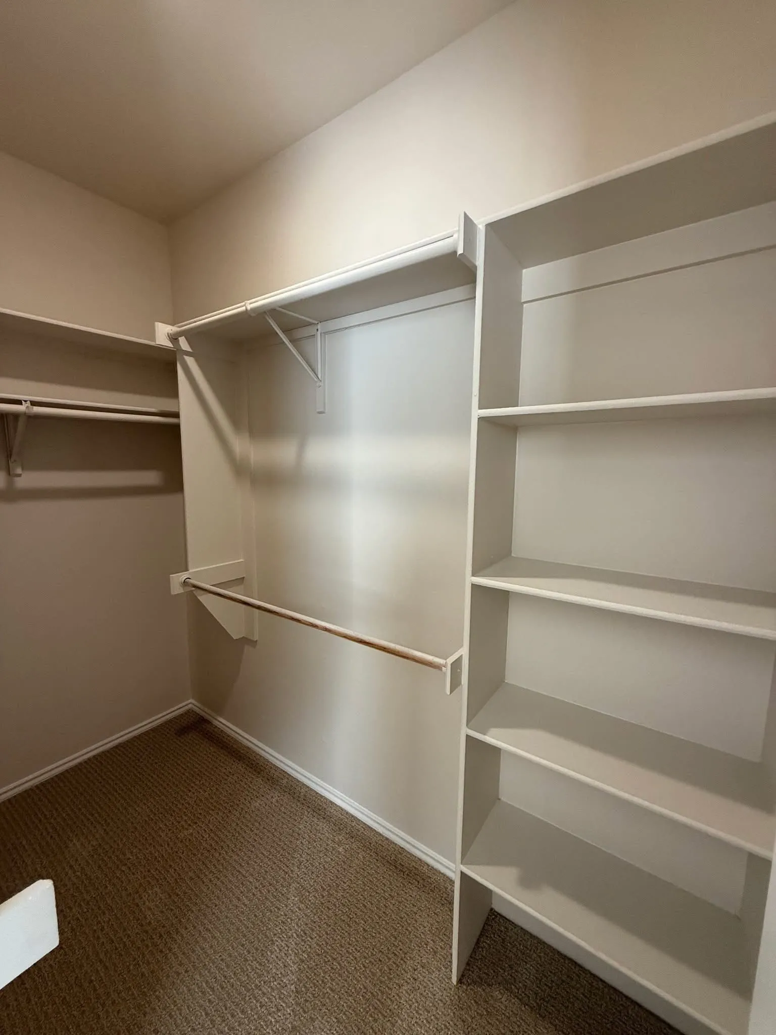 Townhouse For Rent in Dallas County , 5445 Caruth Haven Lane 515, Dallas, Texas 75225, 1 Bedroom, 1 Bathroom, 1 Garage spaces, 949 Sqft, built in 1998, mls#21338691, Real Estate Agent in Dallas, Homes For Rent in Dallas county, Homes For Rent in Dallas, Realtor in Dallas Texas, Real Estate Brokerage Independent Realty Texas, Luminita Cordes Realtor