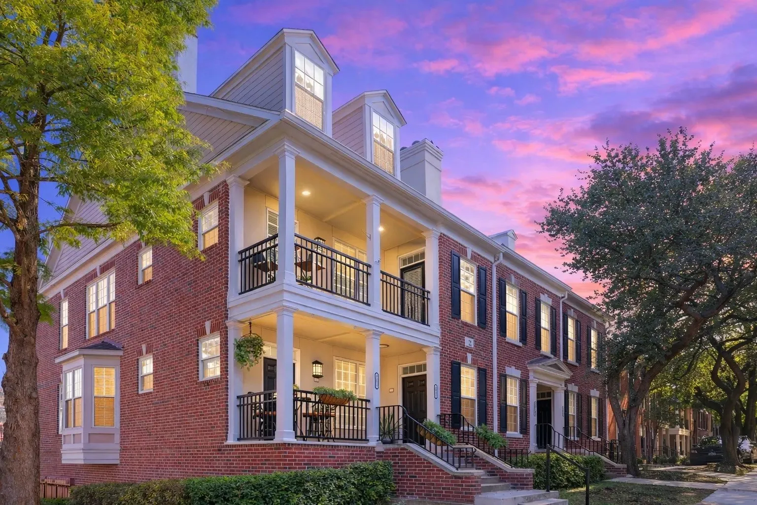 Townhouse For Rent in Dallas County , 5445 Caruth Haven Lane 515, Dallas, Texas 75225, 1 Bedroom, 1 Bathroom, 1 Garage spaces, 949 Sqft, built in 1998, mls#21338691, Real Estate Agent in Dallas, Homes For Rent in Dallas county, Homes For Rent in Dallas, Realtor in Dallas Texas, Real Estate Brokerage Independent Realty Texas, Luminita Cordes Realtor