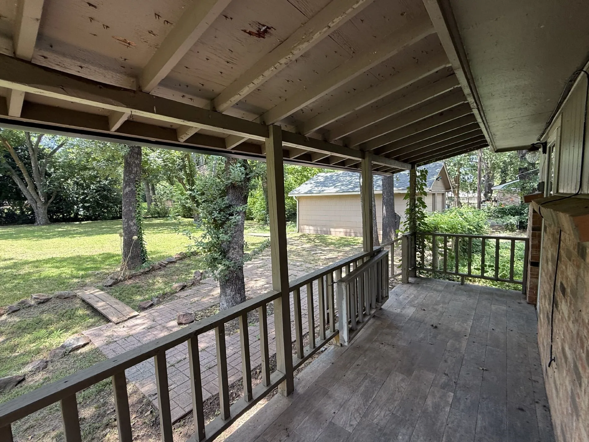 Single Family Residence For Sale in Grayson County , 109 Churchill Lane, Pottsboro, Texas 75076, 2 Bedrooms, 1 Bathroom, 2 Garage spaces, 1,133 Sqft, built in 1966, Price $270,000, mls#21337219, Real Estate Agent in Pottsboro, Homes For Sale in Grayson county, Homes For Sale in Pottsboro, Realtor in Pottsboro Texas, Real Estate Brokerage Independent Realty Texas, Luminita Cordes Realtor