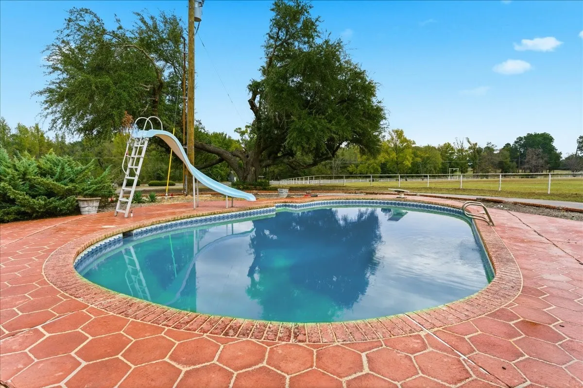Farm For Sale in Hopkins County , 10736 E Highway 154, Sulphur Springs, Texas 75482, 4 Bedroom, 4 Bathroom, Garage spaces, 5,500 Sqft, built in 1999, mls#21338736, Real Estate Agent in Sulphur Springs, Homes For Sale in Hopkins county, Homes For Sale in Sulphur Springs, Realtor in Sulphur Springs Texas, Real Estate Brokerage Independent Realty Texas, Luminita Cordes Realtor
