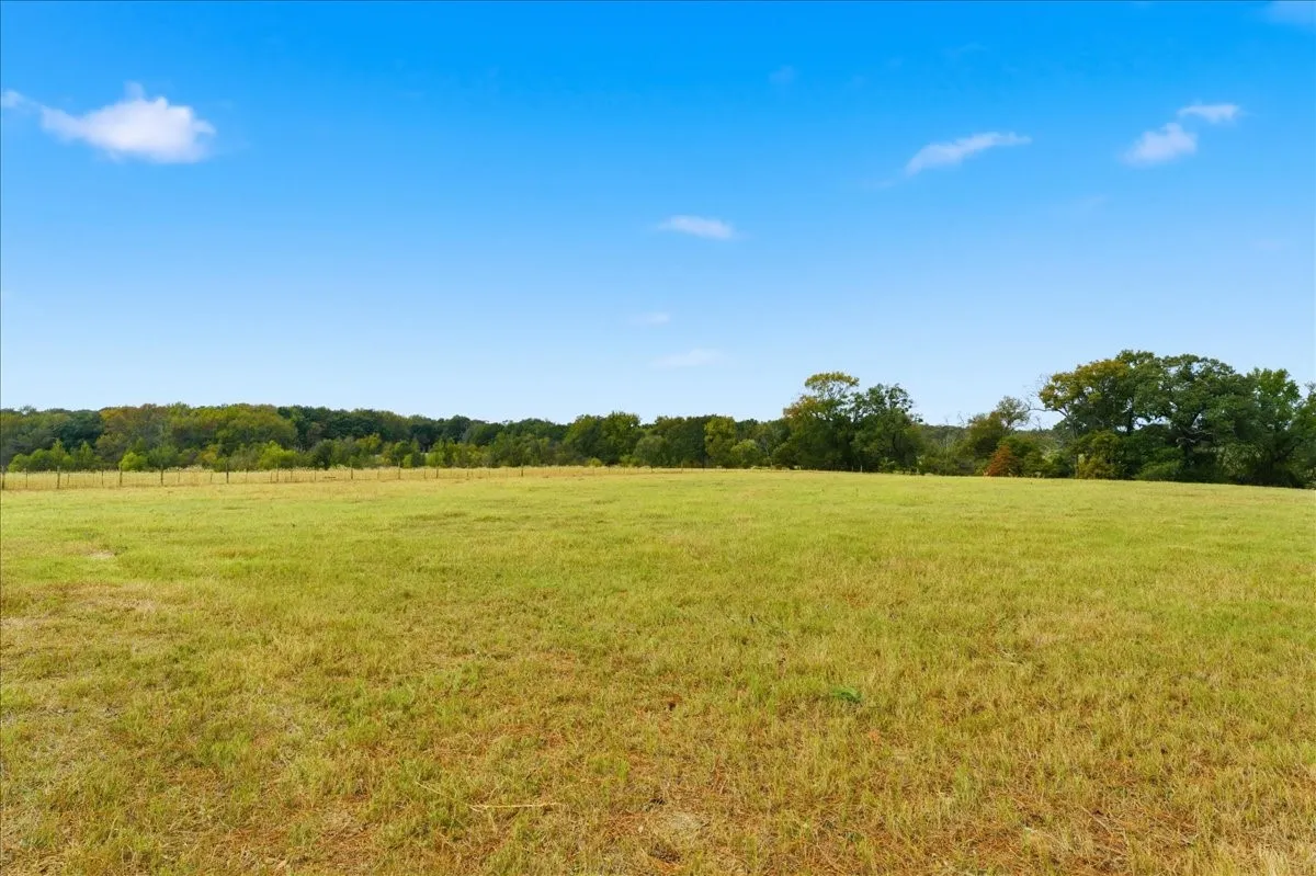 Farm For Sale in Hopkins County , 10736 E Highway 154, Sulphur Springs, Texas 75482, 4 Bedroom, 4 Bathroom, Garage spaces, 5,500 Sqft, built in 1999, mls#21338736, Real Estate Agent in Sulphur Springs, Homes For Sale in Hopkins county, Homes For Sale in Sulphur Springs, Realtor in Sulphur Springs Texas, Real Estate Brokerage Independent Realty Texas, Luminita Cordes Realtor