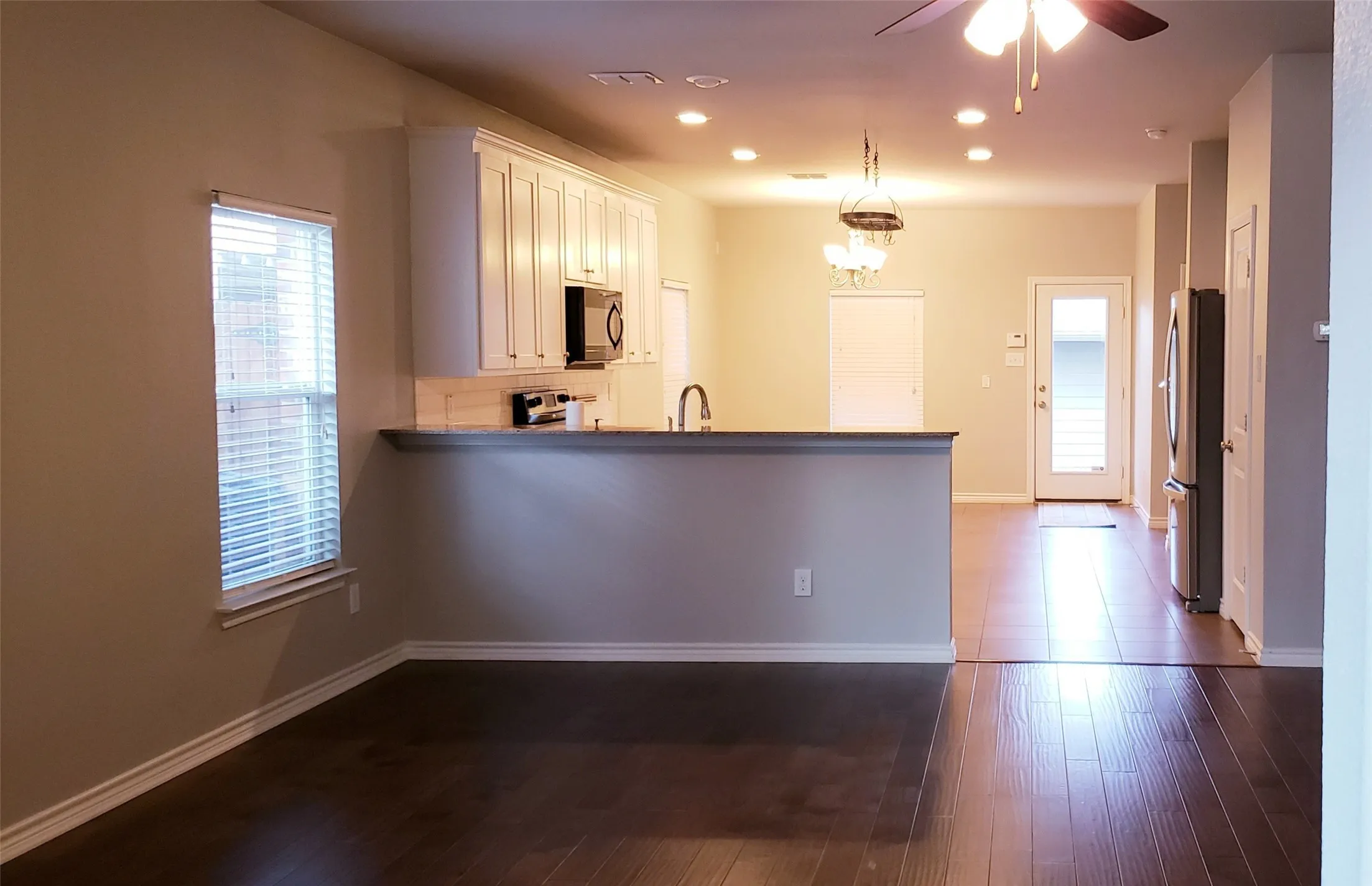 Duplex For Rent in Tarrant County , 3426 W 4th Street, Fort Worth, Texas 76107, 3 Bedroom, 3 Bathroom, 2 Garage spaces, 2,142 Sqft, built in 2010, mls#21338739, Real Estate Agent in Fort Worth, Homes For Rent in Tarrant county, Homes For Rent in Fort Worth, Realtor in Fort Worth Texas, Real Estate Brokerage Independent Realty Texas, Luminita Cordes Realtor