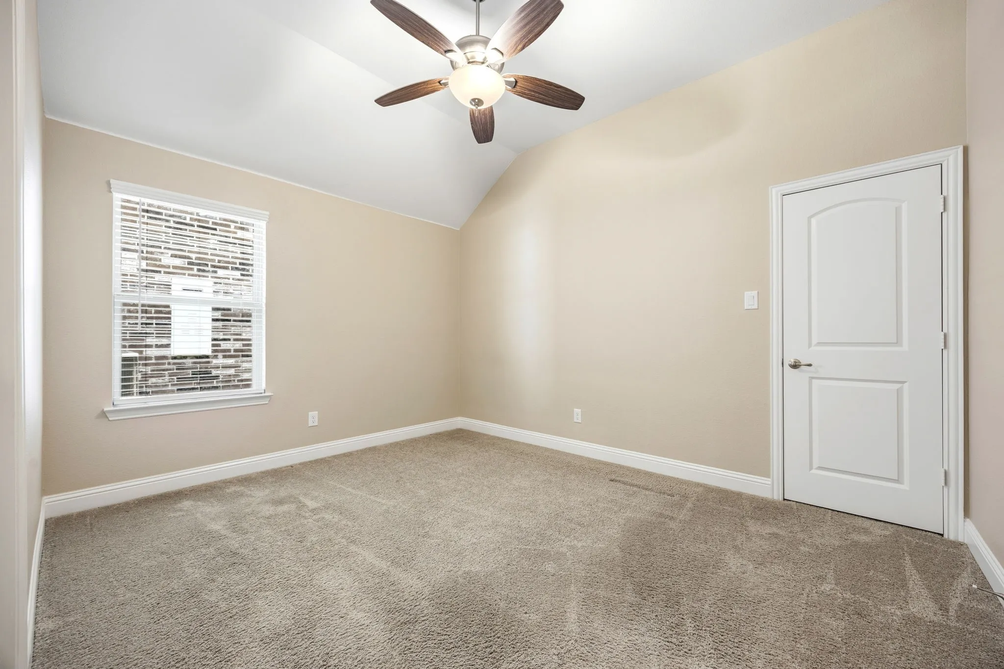 Single Family Residence For Sale in Rockwall County , 842 Mildren Lane, Fate, Texas 75087, 3 Bedroom, 3 Bathroom, 2 Garage spaces, 2,275 Sqft, built in 2020, mls#21337204, Real Estate Agent in Fate, Homes For Sale in Rockwall county, Homes For Sale in Fate, Realtor in Fate Texas, Real Estate Brokerage Independent Realty Texas, Luminita Cordes Realtor