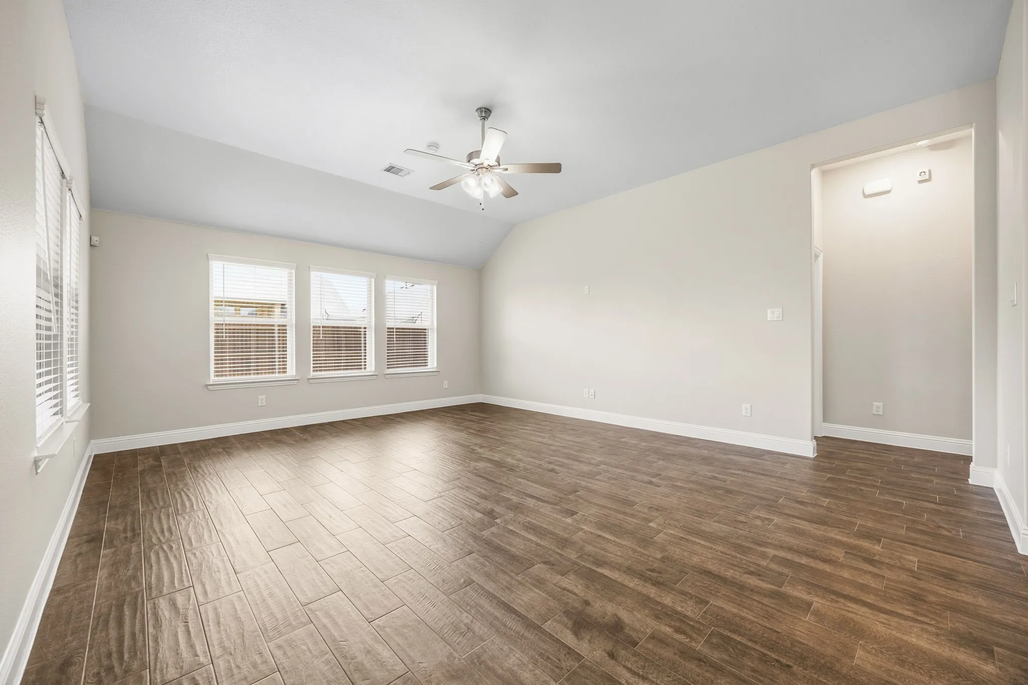 Single Family Residence For Sale in Rockwall County , 842 Mildren Lane, Fate, Texas 75087, 3 Bedroom, 3 Bathroom, 2 Garage spaces, 2,275 Sqft, built in 2020, mls#21337204, Real Estate Agent in Fate, Homes For Sale in Rockwall county, Homes For Sale in Fate, Realtor in Fate Texas, Real Estate Brokerage Independent Realty Texas, Luminita Cordes Realtor