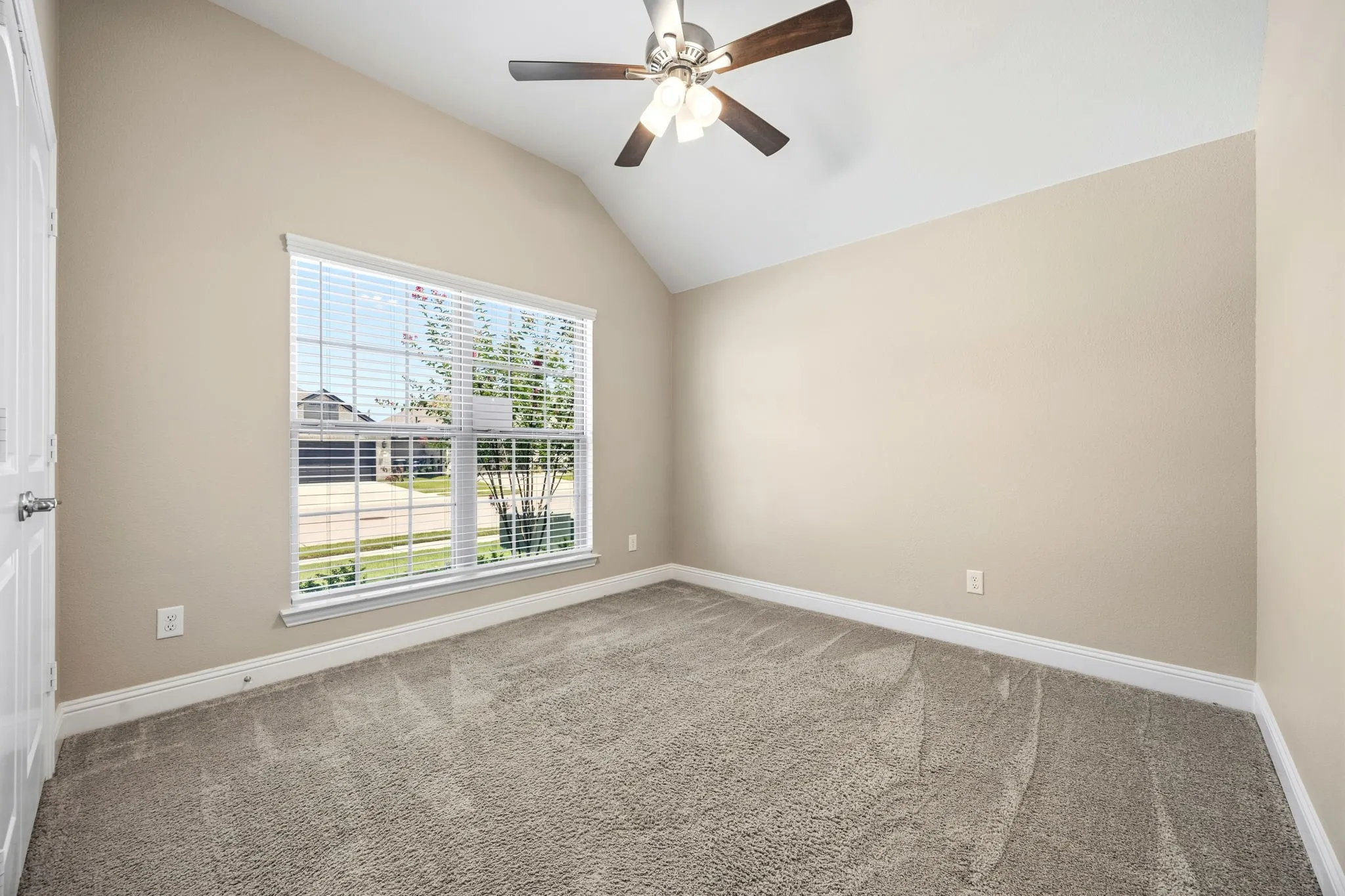 Single Family Residence For Sale in Rockwall County , 842 Mildren Lane, Fate, Texas 75087, 3 Bedroom, 3 Bathroom, 2 Garage spaces, 2,275 Sqft, built in 2020, mls#21337204, Real Estate Agent in Fate, Homes For Sale in Rockwall county, Homes For Sale in Fate, Realtor in Fate Texas, Real Estate Brokerage Independent Realty Texas, Luminita Cordes Realtor