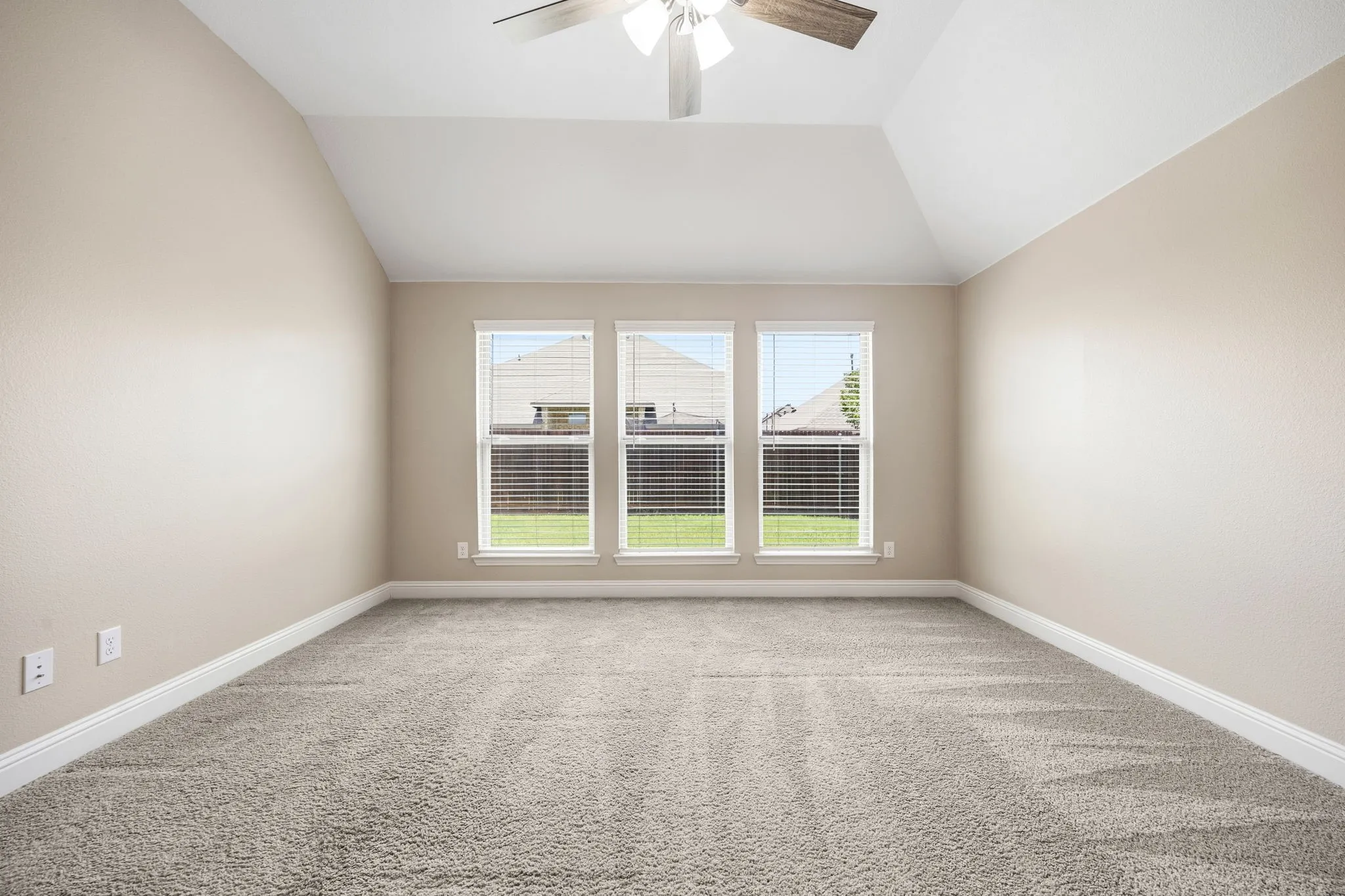 Single Family Residence For Sale in Rockwall County , 842 Mildren Lane, Fate, Texas 75087, 3 Bedroom, 3 Bathroom, 2 Garage spaces, 2,275 Sqft, built in 2020, mls#21337204, Real Estate Agent in Fate, Homes For Sale in Rockwall county, Homes For Sale in Fate, Realtor in Fate Texas, Real Estate Brokerage Independent Realty Texas, Luminita Cordes Realtor