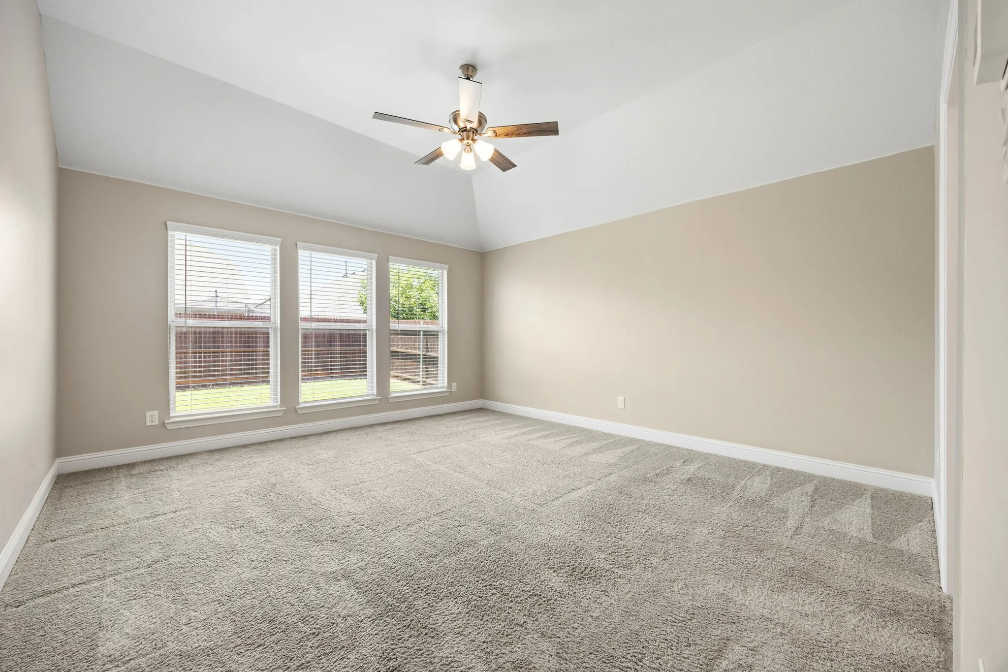 Single Family Residence For Sale in Rockwall County , 842 Mildren Lane, Fate, Texas 75087, 3 Bedroom, 3 Bathroom, 2 Garage spaces, 2,275 Sqft, built in 2020, mls#21337204, Real Estate Agent in Fate, Homes For Sale in Rockwall county, Homes For Sale in Fate, Realtor in Fate Texas, Real Estate Brokerage Independent Realty Texas, Luminita Cordes Realtor