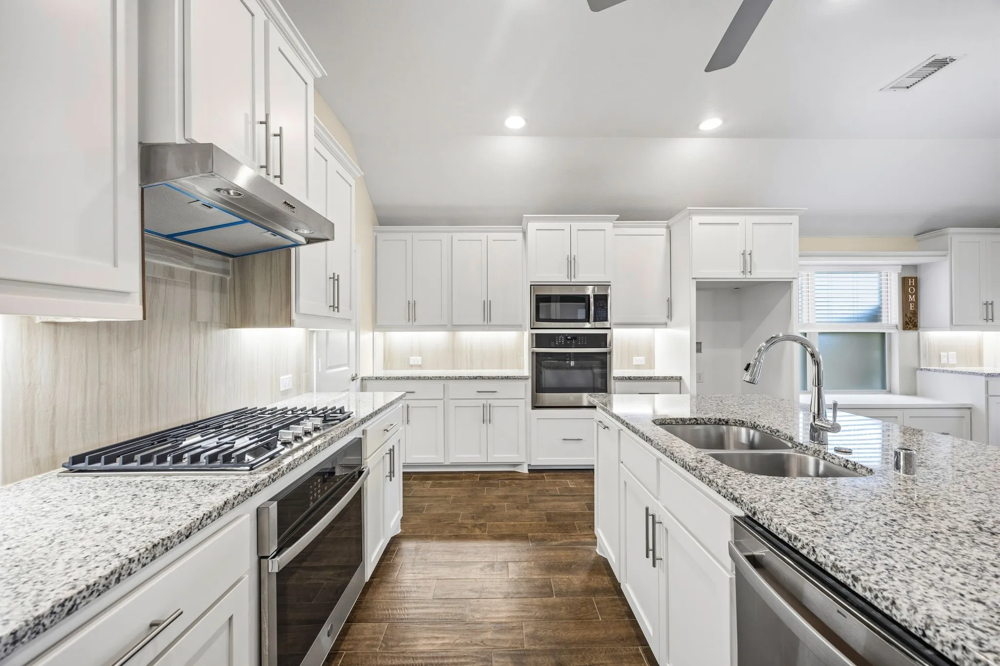 Single Family Residence For Sale in Rockwall County , 842 Mildren Lane, Fate, Texas 75087, 3 Bedroom, 3 Bathroom, 2 Garage spaces, 2,275 Sqft, built in 2020, mls#21337204, Real Estate Agent in Fate, Homes For Sale in Rockwall county, Homes For Sale in Fate, Realtor in Fate Texas, Real Estate Brokerage Independent Realty Texas, Luminita Cordes Realtor