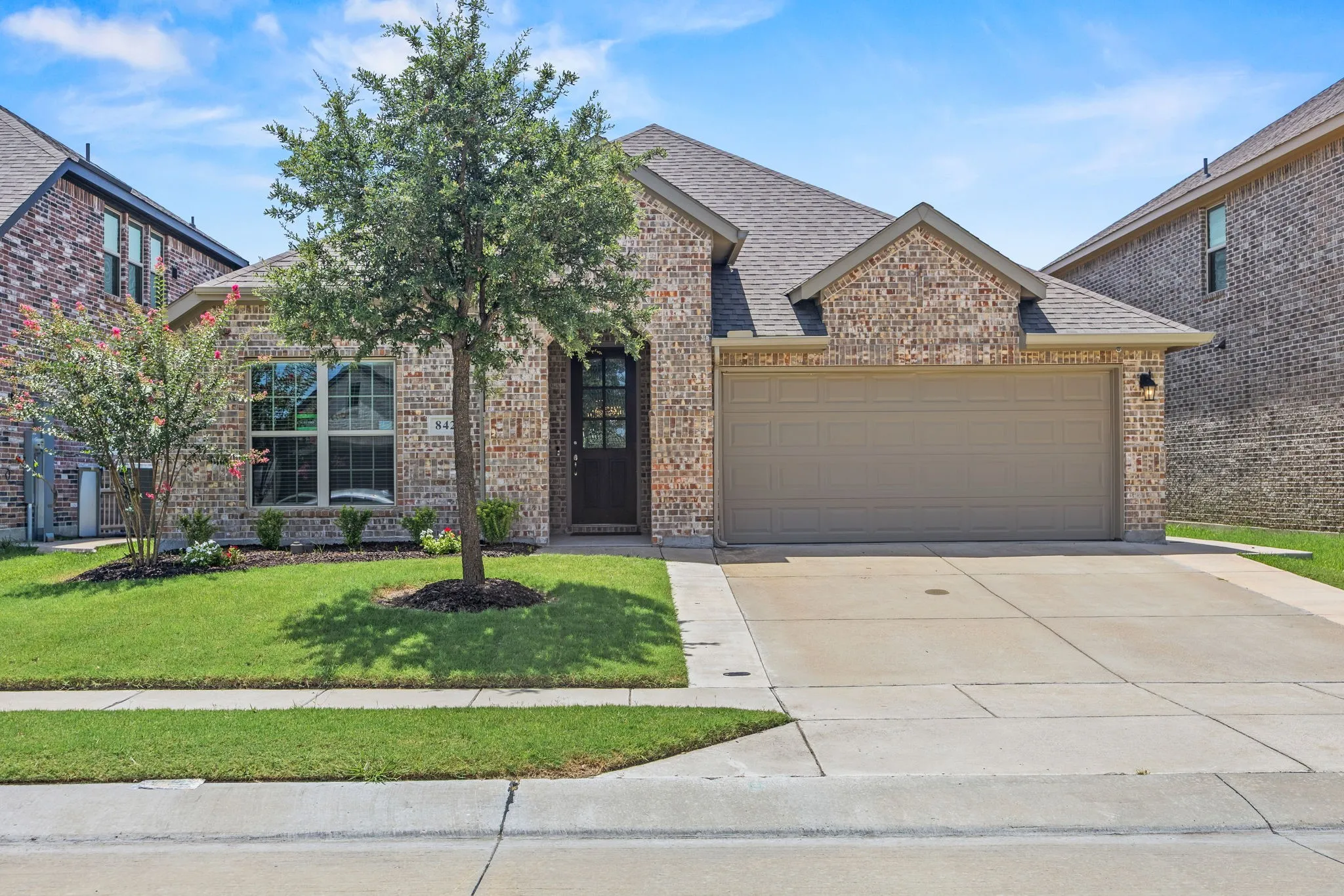 Single Family Residence For Sale in Rockwall County , 842 Mildren Lane, Fate, Texas 75087, 3 Bedroom, 3 Bathroom, 2 Garage spaces, 2,275 Sqft, built in 2020, mls#21337204, Real Estate Agent in Fate, Homes For Sale in Rockwall county, Homes For Sale in Fate, Realtor in Fate Texas, Real Estate Brokerage Independent Realty Texas, Luminita Cordes Realtor