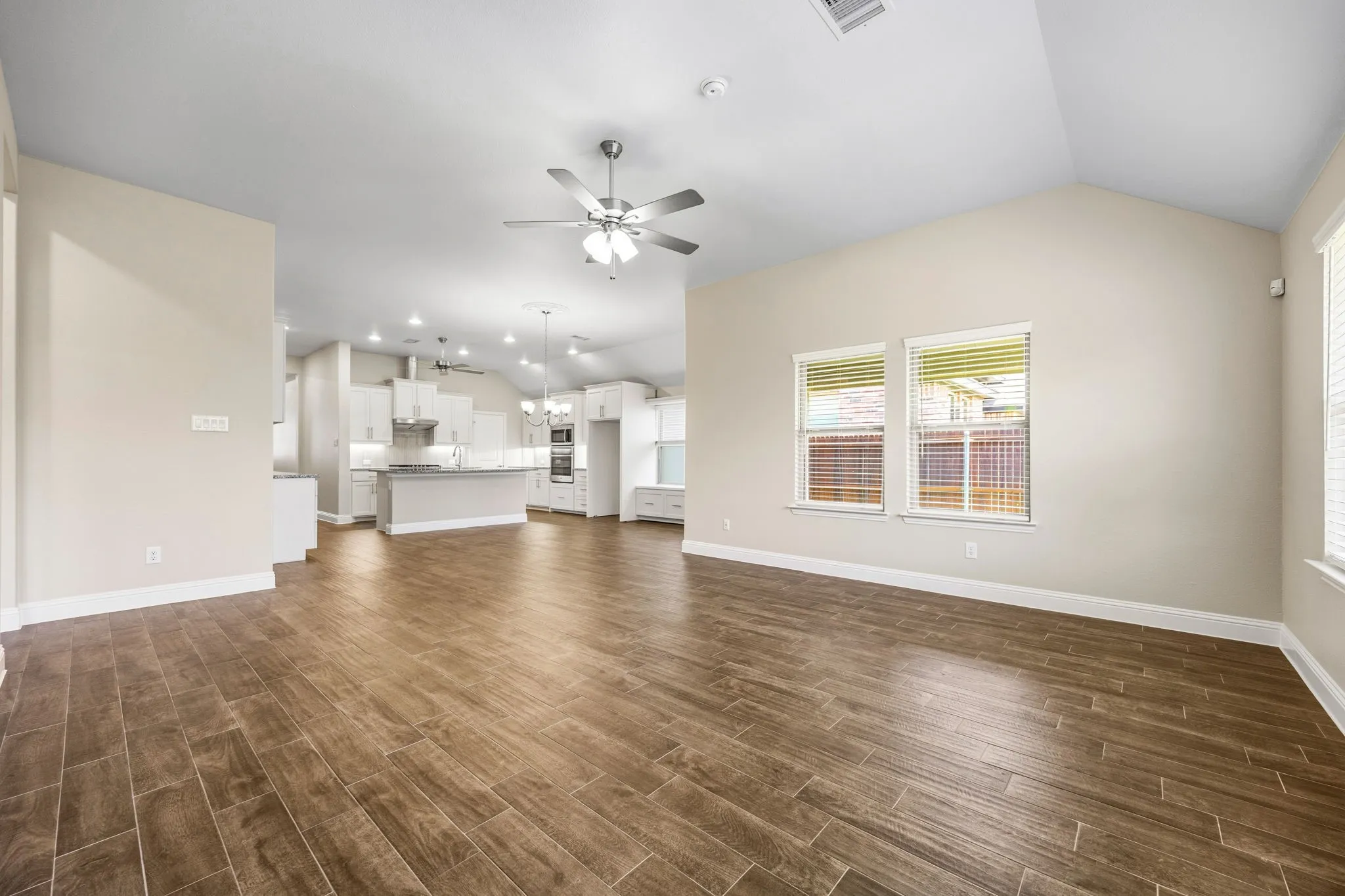 Single Family Residence For Sale in Rockwall County , 842 Mildren Lane, Fate, Texas 75087, 3 Bedroom, 3 Bathroom, 2 Garage spaces, 2,275 Sqft, built in 2020, mls#21337204, Real Estate Agent in Fate, Homes For Sale in Rockwall county, Homes For Sale in Fate, Realtor in Fate Texas, Real Estate Brokerage Independent Realty Texas, Luminita Cordes Realtor