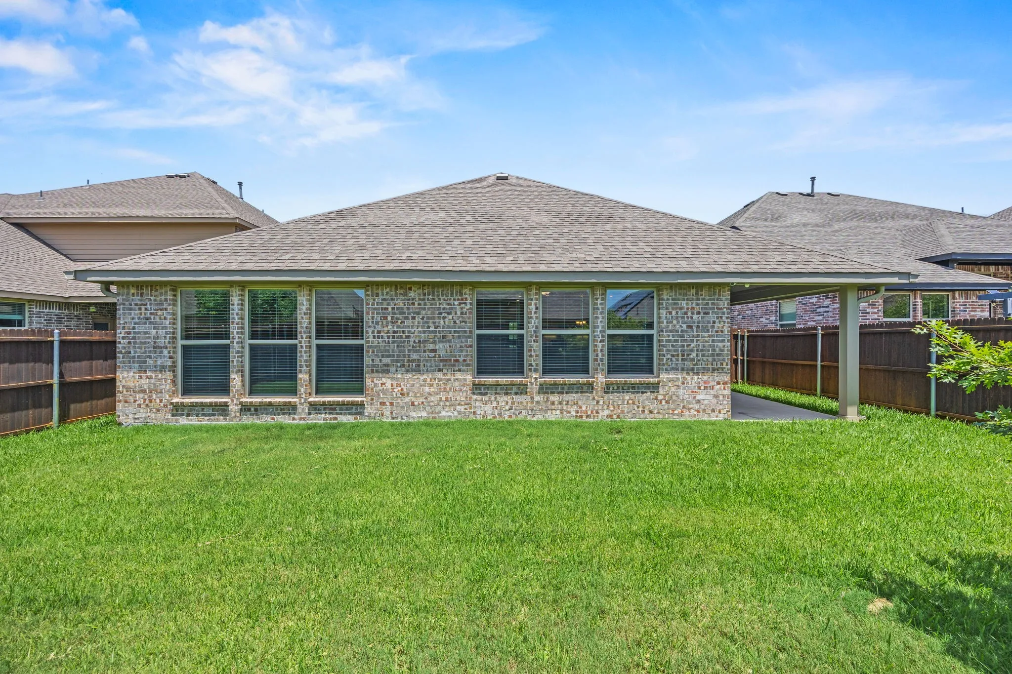 Single Family Residence For Sale in Rockwall County , 842 Mildren Lane, Fate, Texas 75087, 3 Bedroom, 3 Bathroom, 2 Garage spaces, 2,275 Sqft, built in 2020, mls#21337204, Real Estate Agent in Fate, Homes For Sale in Rockwall county, Homes For Sale in Fate, Realtor in Fate Texas, Real Estate Brokerage Independent Realty Texas, Luminita Cordes Realtor