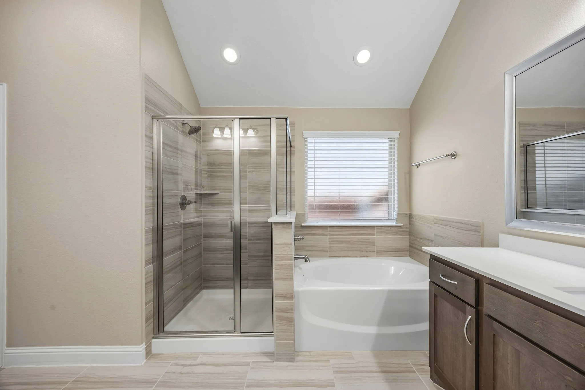 Single Family Residence For Sale in Rockwall County , 842 Mildren Lane, Fate, Texas 75087, 3 Bedroom, 3 Bathroom, 2 Garage spaces, 2,275 Sqft, built in 2020, mls#21337204, Real Estate Agent in Fate, Homes For Sale in Rockwall county, Homes For Sale in Fate, Realtor in Fate Texas, Real Estate Brokerage Independent Realty Texas, Luminita Cordes Realtor