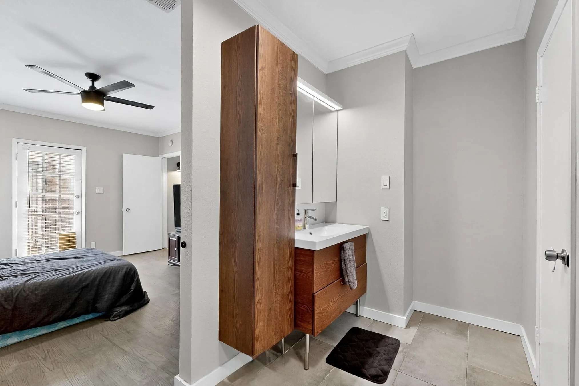 Condominium For Sale in Dallas County , 5981 Arapaho Road 1304, Dallas, Texas 75248, 2 Bedroom, 2 Bathroom, Garage spaces, 1,038 Sqft, built in 1980, mls#21336159, Real Estate Agent in Dallas, Homes For Sale in Dallas county, Homes For Sale in Dallas, Realtor in Dallas Texas, Real Estate Brokerage Independent Realty Texas, Luminita Cordes Realtor