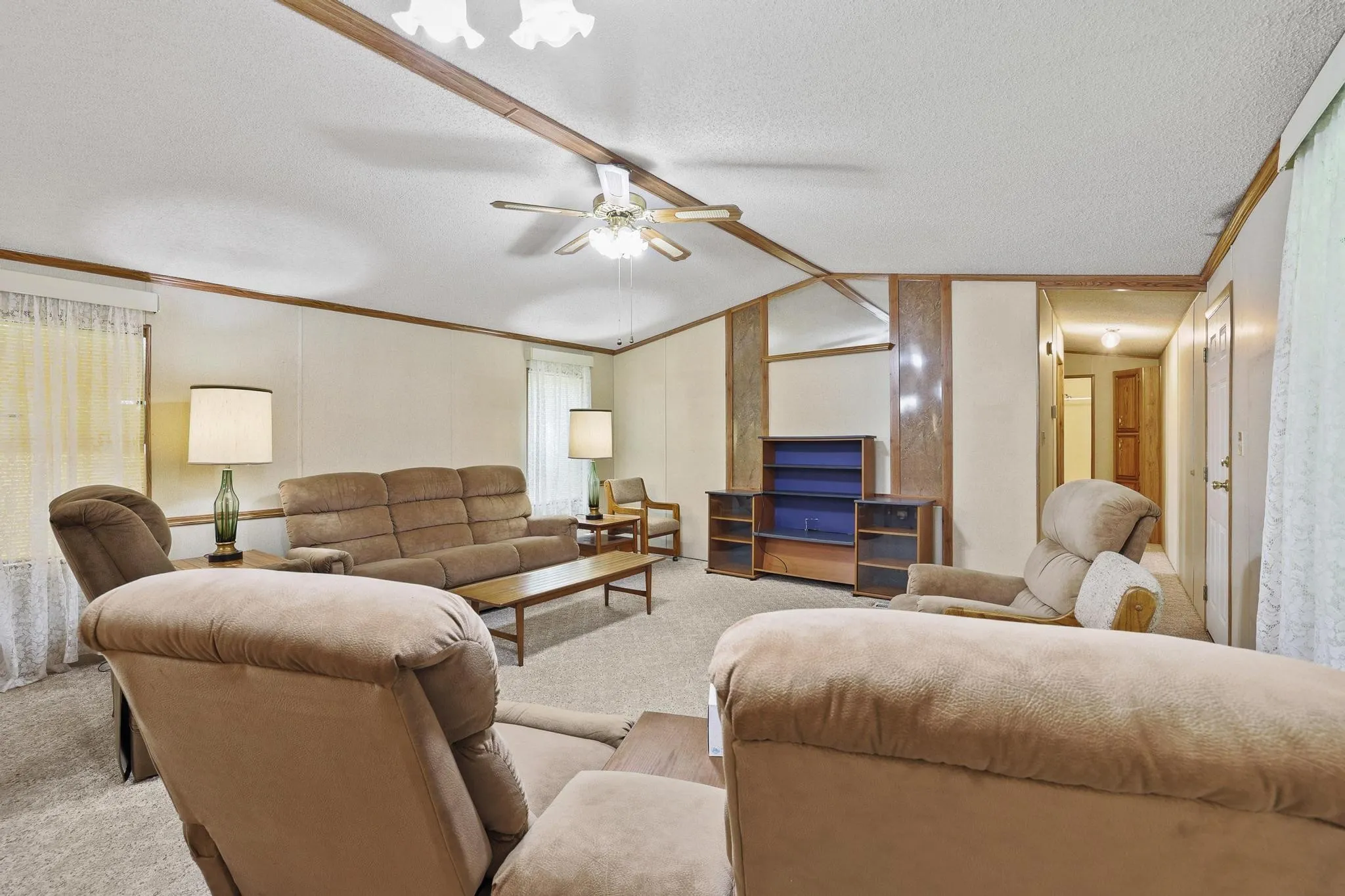Spacious living room