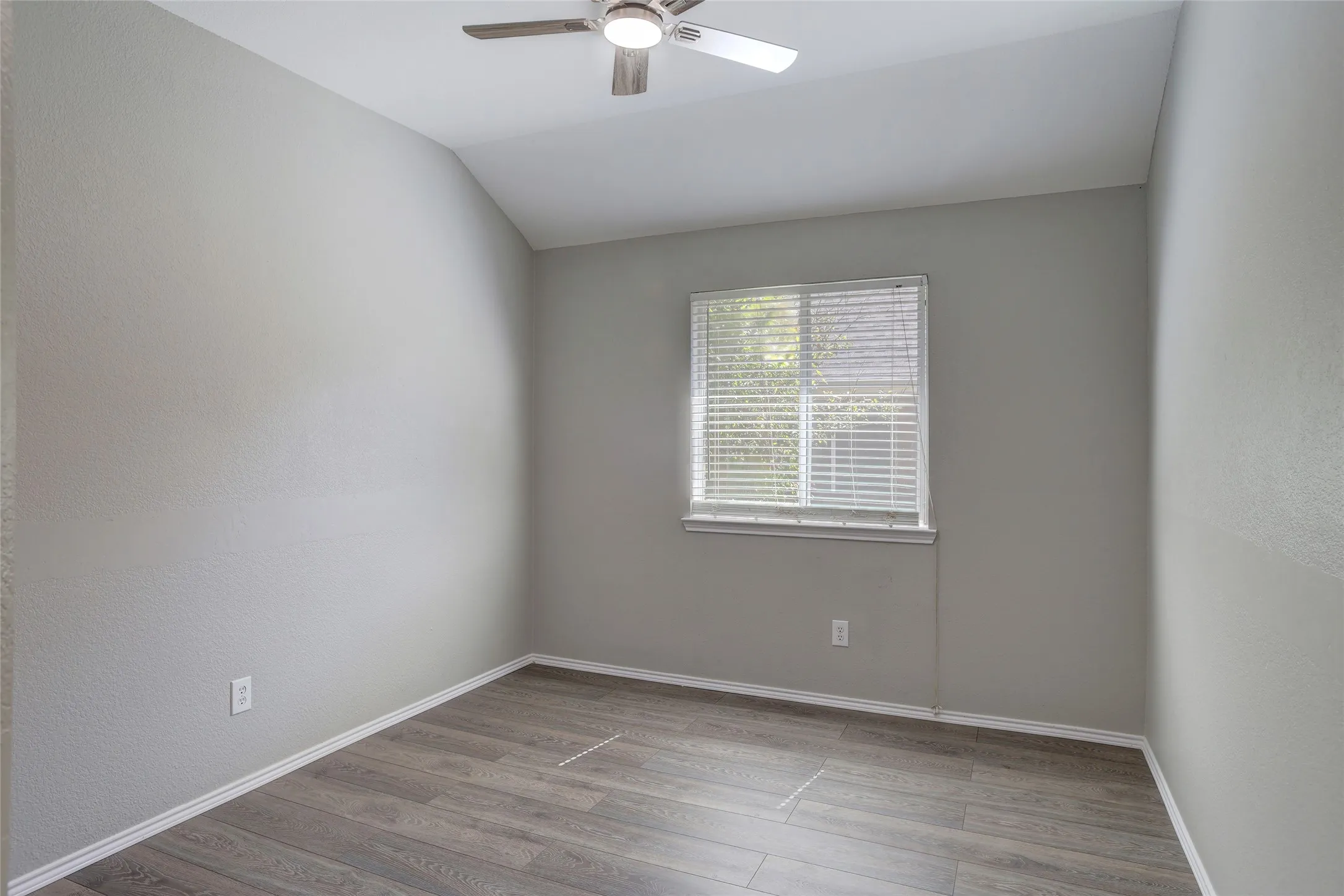 Single Family Residence For Sale in Collin County , 1214 Cedar Branch Drive, Wylie, Texas 75098, 4 Bedroom, 2 Bathroom, 2 Garage spaces, 2,018 Sqft, built in 2006, mls#21311508, Real Estate Agent in Wylie, Homes For Sale in Collin county, Homes For Sale in Wylie, Realtor in Wylie Texas, Real Estate Brokerage Independent Realty Texas, Luminita Cordes Realtor