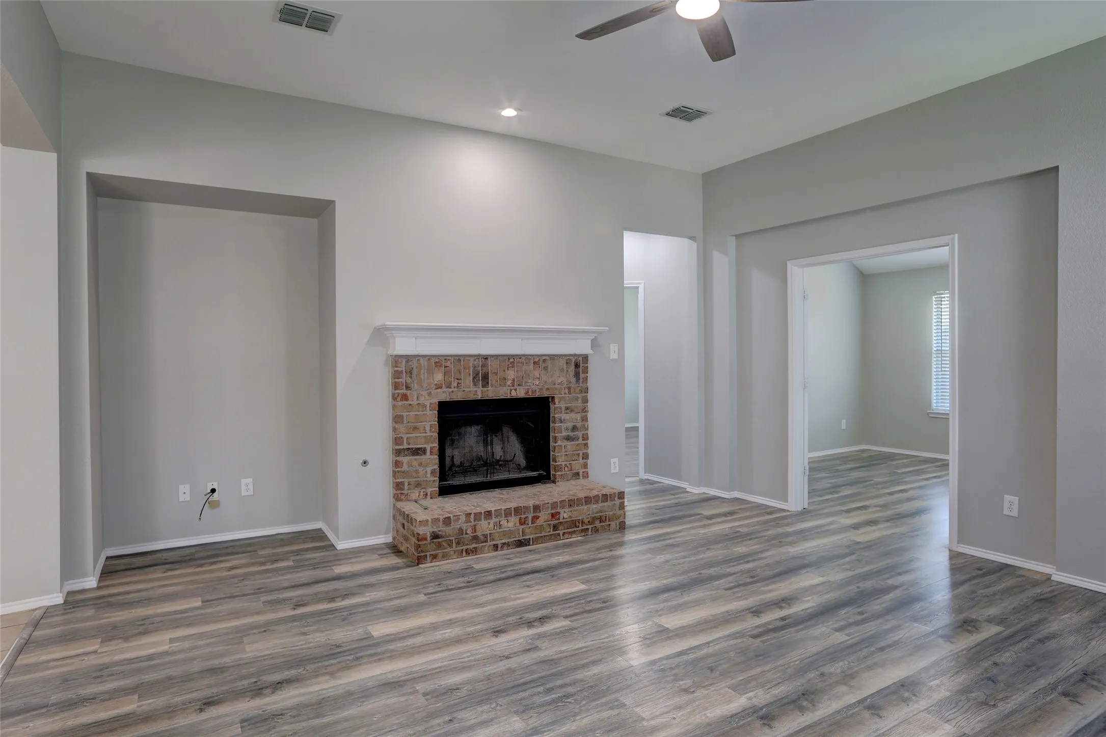 Single Family Residence For Sale in Collin County , 1214 Cedar Branch Drive, Wylie, Texas 75098, 4 Bedroom, 2 Bathroom, 2 Garage spaces, 2,018 Sqft, built in 2006, mls#21311508, Real Estate Agent in Wylie, Homes For Sale in Collin county, Homes For Sale in Wylie, Realtor in Wylie Texas, Real Estate Brokerage Independent Realty Texas, Luminita Cordes Realtor