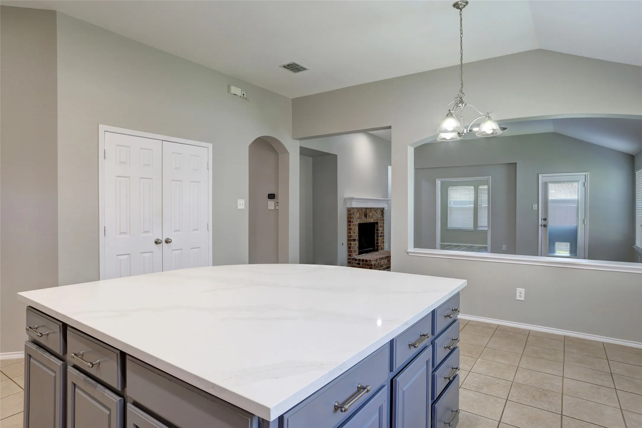 Single Family Residence For Sale in Collin County , 1214 Cedar Branch Drive, Wylie, Texas 75098, 4 Bedroom, 2 Bathroom, 2 Garage spaces, 2,018 Sqft, built in 2006, mls#21311508, Real Estate Agent in Wylie, Homes For Sale in Collin county, Homes For Sale in Wylie, Realtor in Wylie Texas, Real Estate Brokerage Independent Realty Texas, Luminita Cordes Realtor
