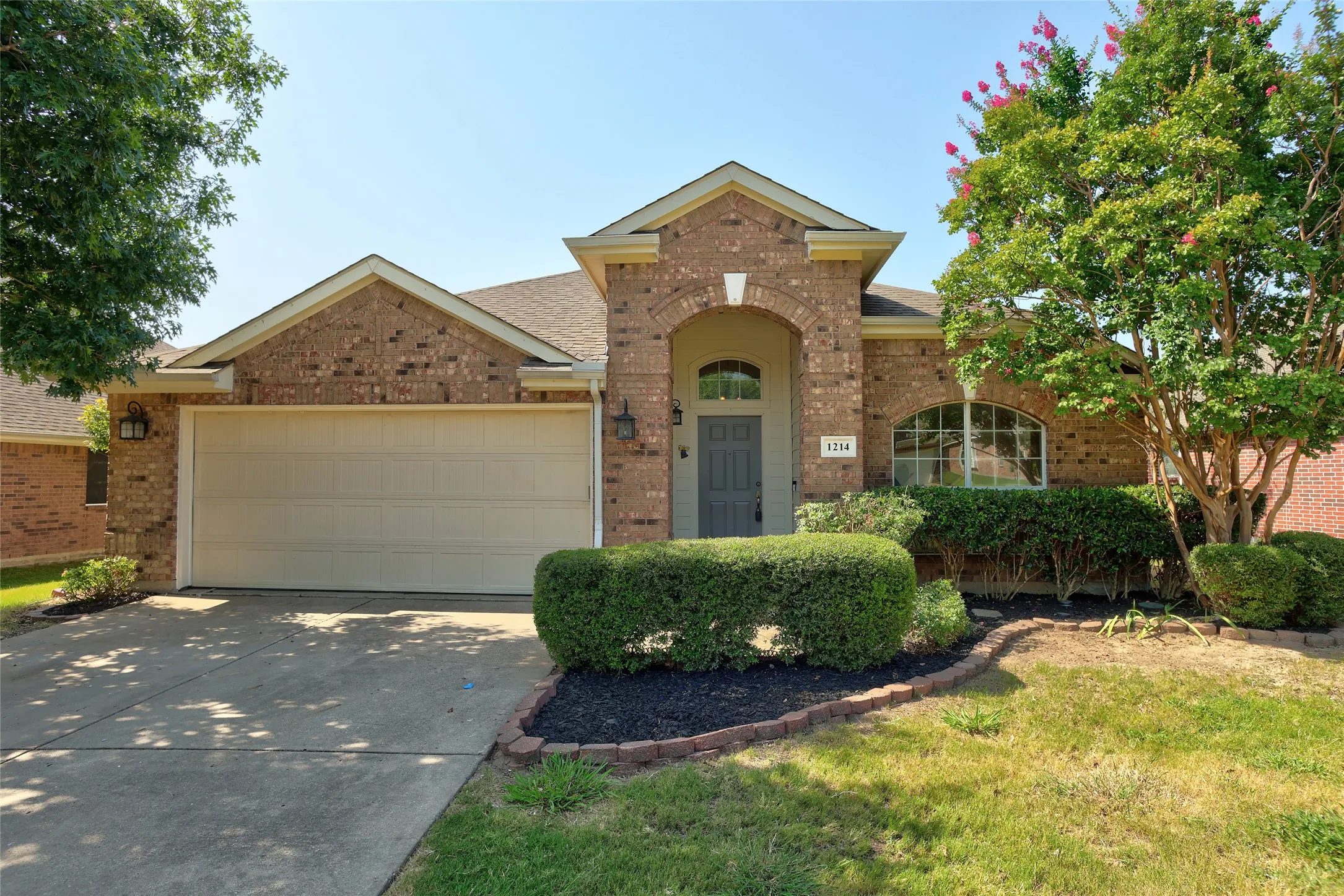 Single Family Residence For Sale in Collin County , 1214 Cedar Branch Drive, Wylie, Texas 75098, 4 Bedroom, 2 Bathroom, 2 Garage spaces, 2,018 Sqft, built in 2006, mls#21311508, Real Estate Agent in Wylie, Homes For Sale in Collin county, Homes For Sale in Wylie, Realtor in Wylie Texas, Real Estate Brokerage Independent Realty Texas, Luminita Cordes Realtor