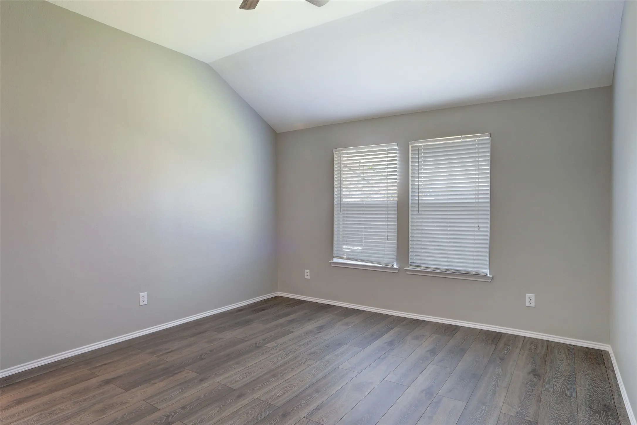 Single Family Residence For Sale in Collin County , 1214 Cedar Branch Drive, Wylie, Texas 75098, 4 Bedroom, 2 Bathroom, 2 Garage spaces, 2,018 Sqft, built in 2006, mls#21311508, Real Estate Agent in Wylie, Homes For Sale in Collin county, Homes For Sale in Wylie, Realtor in Wylie Texas, Real Estate Brokerage Independent Realty Texas, Luminita Cordes Realtor