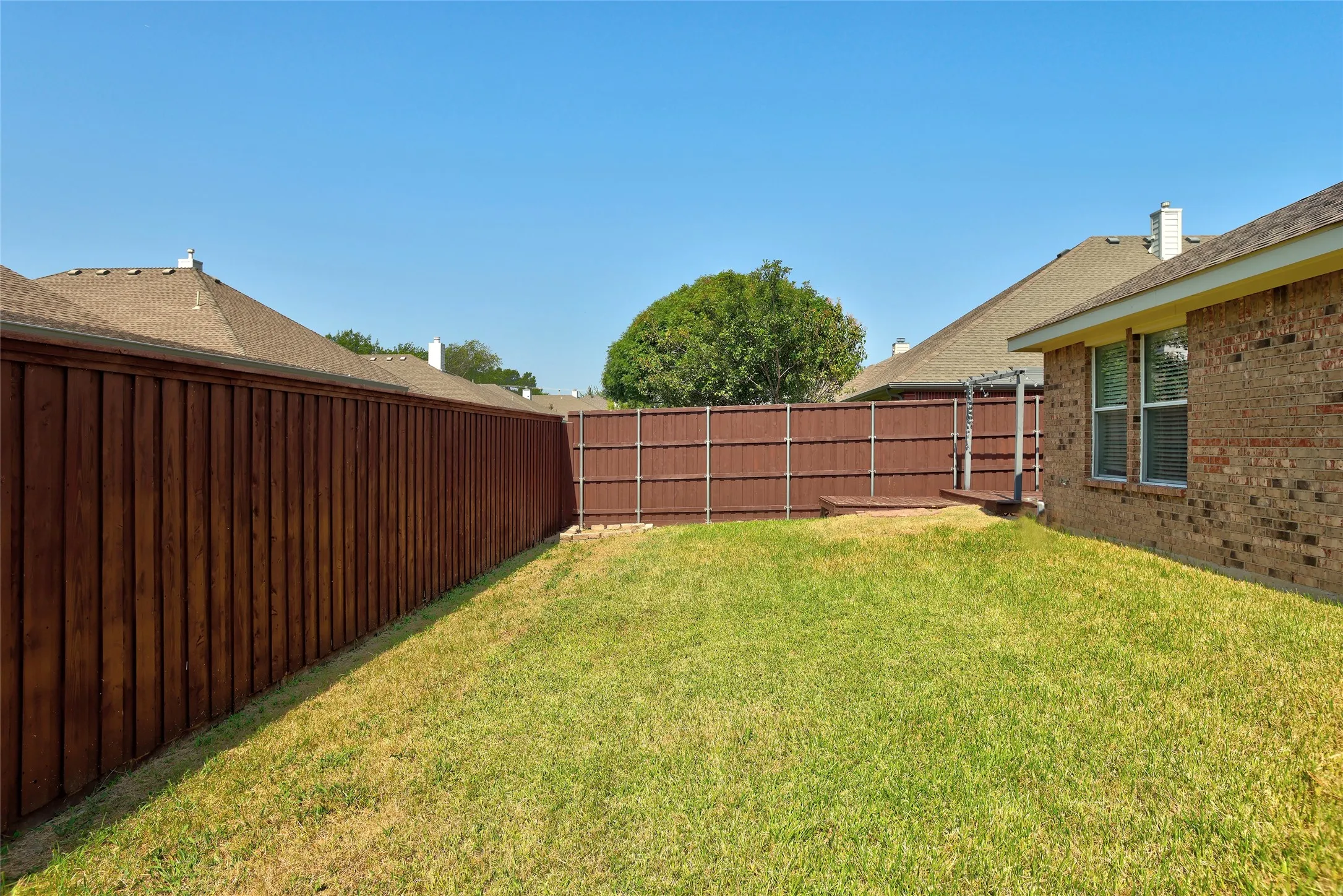 Single Family Residence For Sale in Collin County , 1214 Cedar Branch Drive, Wylie, Texas 75098, 4 Bedroom, 2 Bathroom, 2 Garage spaces, 2,018 Sqft, built in 2006, mls#21311508, Real Estate Agent in Wylie, Homes For Sale in Collin county, Homes For Sale in Wylie, Realtor in Wylie Texas, Real Estate Brokerage Independent Realty Texas, Luminita Cordes Realtor