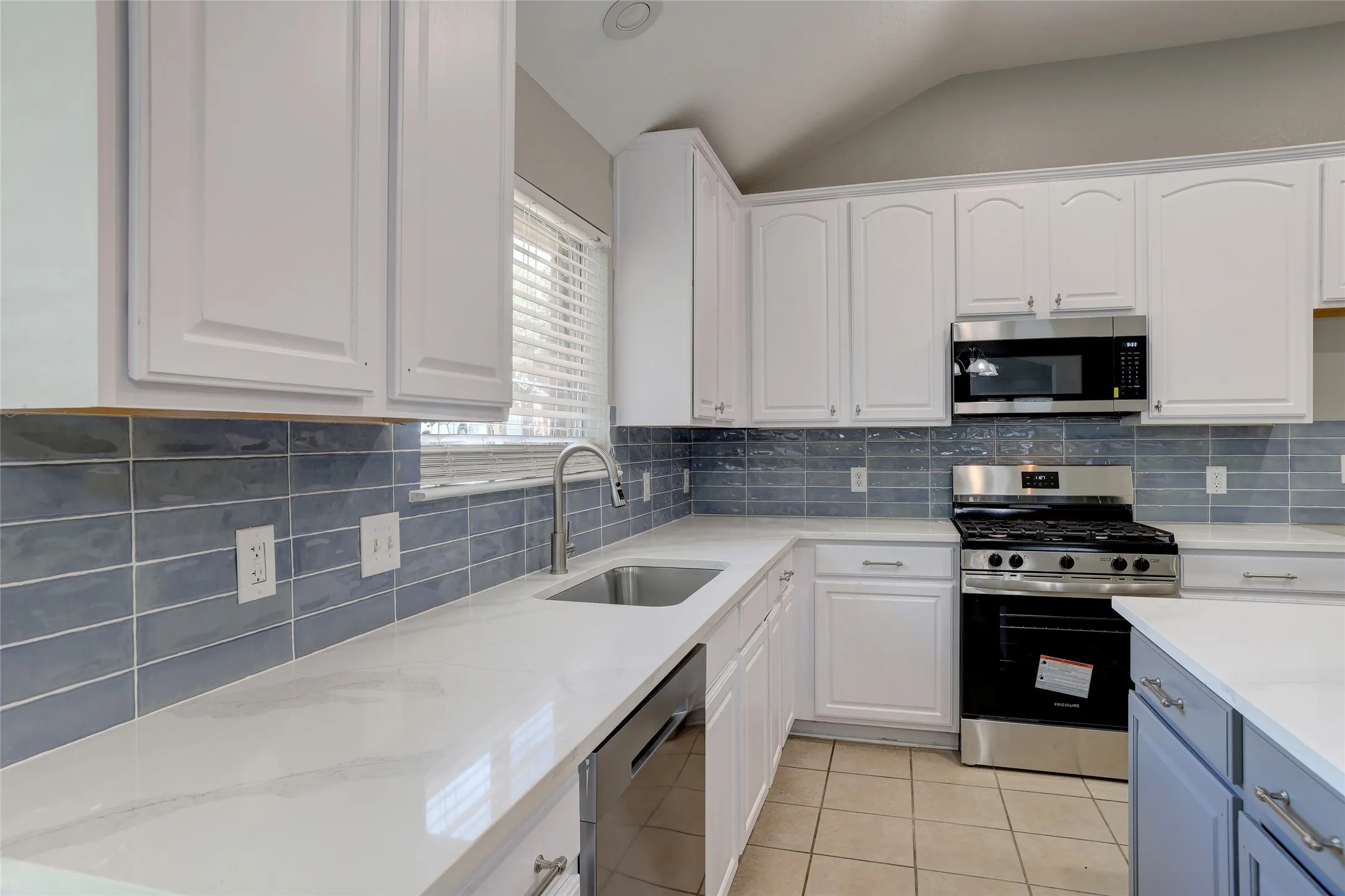 Single Family Residence For Sale in Collin County , 1214 Cedar Branch Drive, Wylie, Texas 75098, 4 Bedroom, 2 Bathroom, 2 Garage spaces, 2,018 Sqft, built in 2006, mls#21311508, Real Estate Agent in Wylie, Homes For Sale in Collin county, Homes For Sale in Wylie, Realtor in Wylie Texas, Real Estate Brokerage Independent Realty Texas, Luminita Cordes Realtor