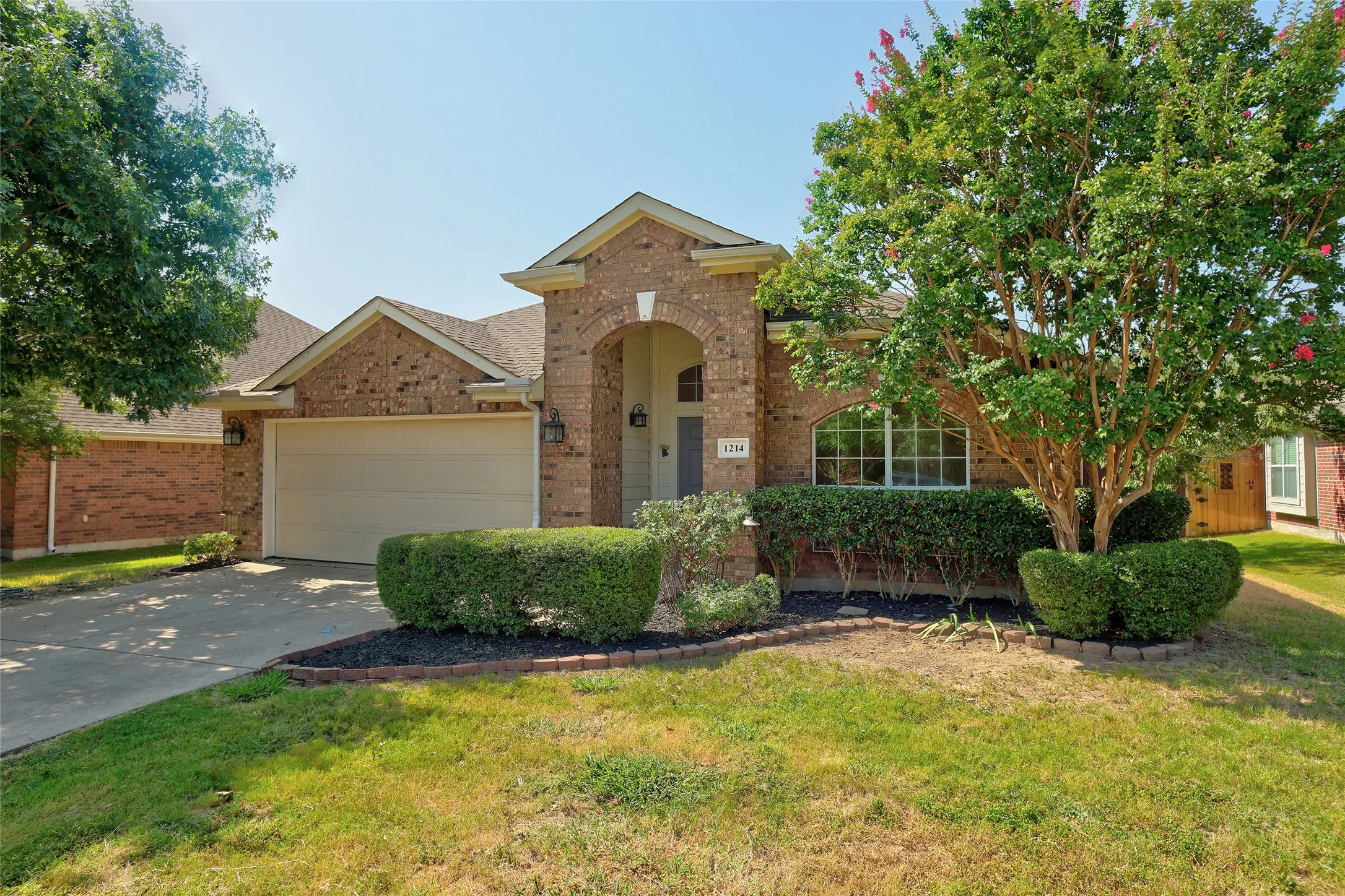 Single Family Residence For Sale in Collin County , 1214 Cedar Branch Drive, Wylie, Texas 75098, 4 Bedroom, 2 Bathroom, 2 Garage spaces, 2,018 Sqft, built in 2006, mls#21311508, Real Estate Agent in Wylie, Homes For Sale in Collin county, Homes For Sale in Wylie, Realtor in Wylie Texas, Real Estate Brokerage Independent Realty Texas, Luminita Cordes Realtor