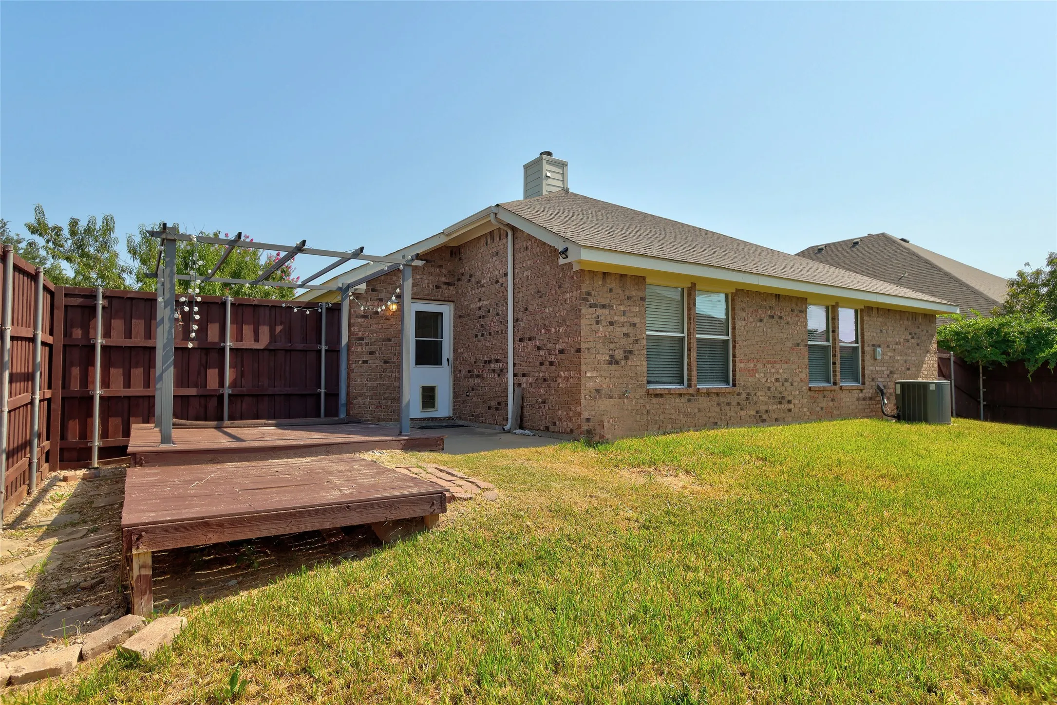 Single Family Residence For Sale in Collin County , 1214 Cedar Branch Drive, Wylie, Texas 75098, 4 Bedroom, 2 Bathroom, 2 Garage spaces, 2,018 Sqft, built in 2006, mls#21311508, Real Estate Agent in Wylie, Homes For Sale in Collin county, Homes For Sale in Wylie, Realtor in Wylie Texas, Real Estate Brokerage Independent Realty Texas, Luminita Cordes Realtor
