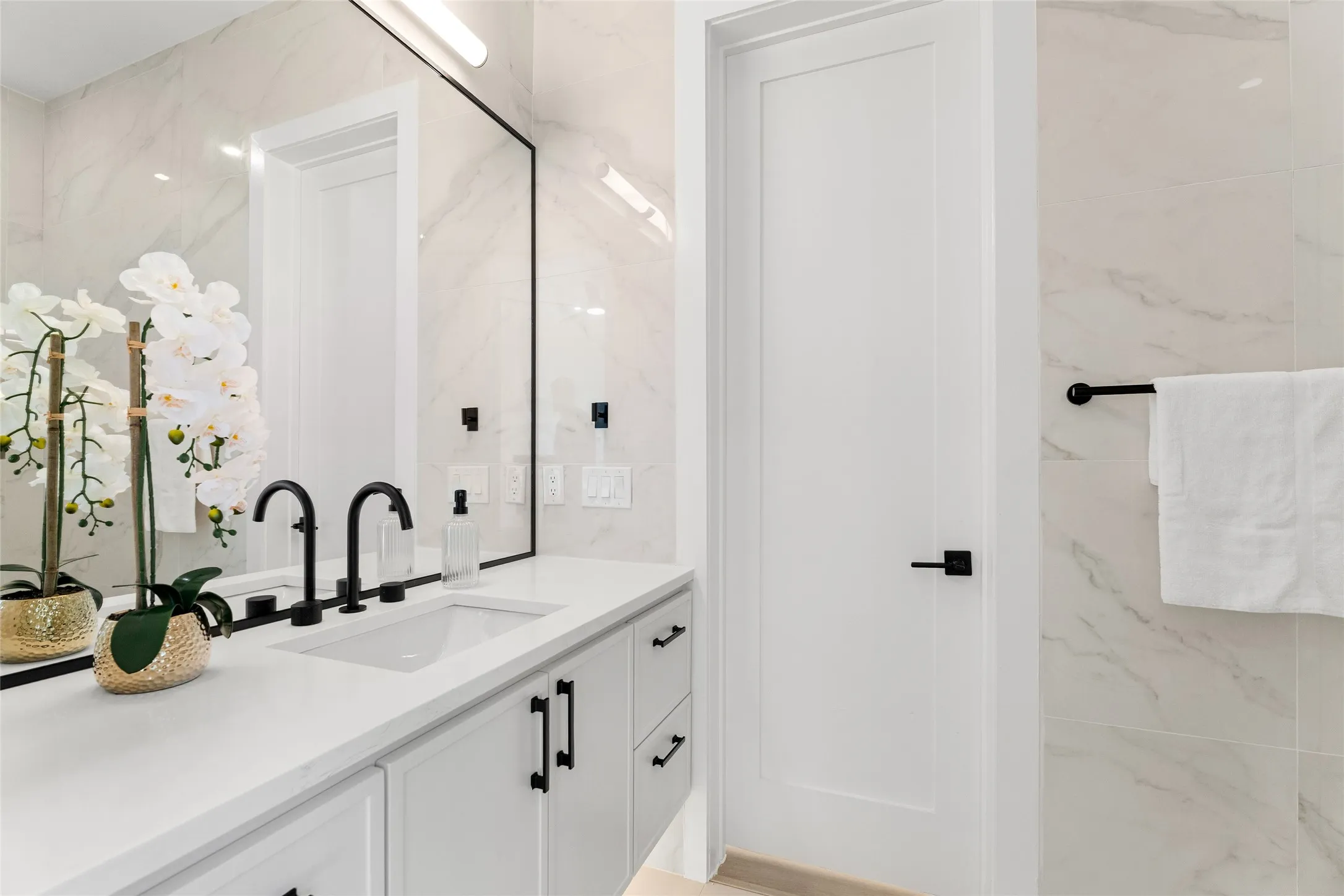 Duplex For Sale in Dallas County , 6911 & 6913 Mohawk Drive, Dallas, Texas 75235, 6 Bedrooms, 6 Bathrooms, 4 Garage spaces, 0 Sqft, built in 2026, Price $1,544,000, mls#21338748, Real Estate Agent in Dallas, Homes For Sale in Dallas county, Homes For Sale in Dallas, Realtor in Dallas Texas, Real Estate Brokerage Independent Realty Texas, Luminita Cordes Realtor