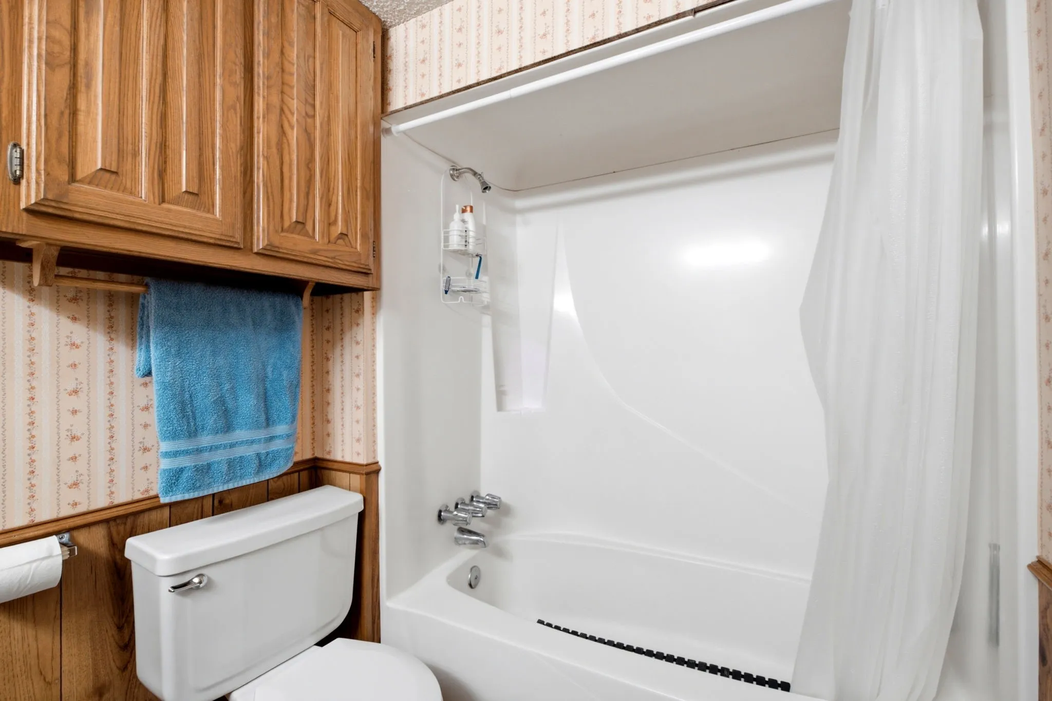 Single Family Residence For Sale in Denton County , 706 Squires Lane, Krugerville, Texas 76227, 3 Bedroom, 2 Bathroom, 2 Garage spaces, 2,180 Sqft, built in 1983, Price $365,000, mls#21336809, Real Estate Agent in Krugerville, Homes For Sale in Denton county, Homes For Sale in Krugerville, Realtor in Krugerville Texas, Real Estate Brokerage Independent Realty Texas, Luminita Cordes Realtor
