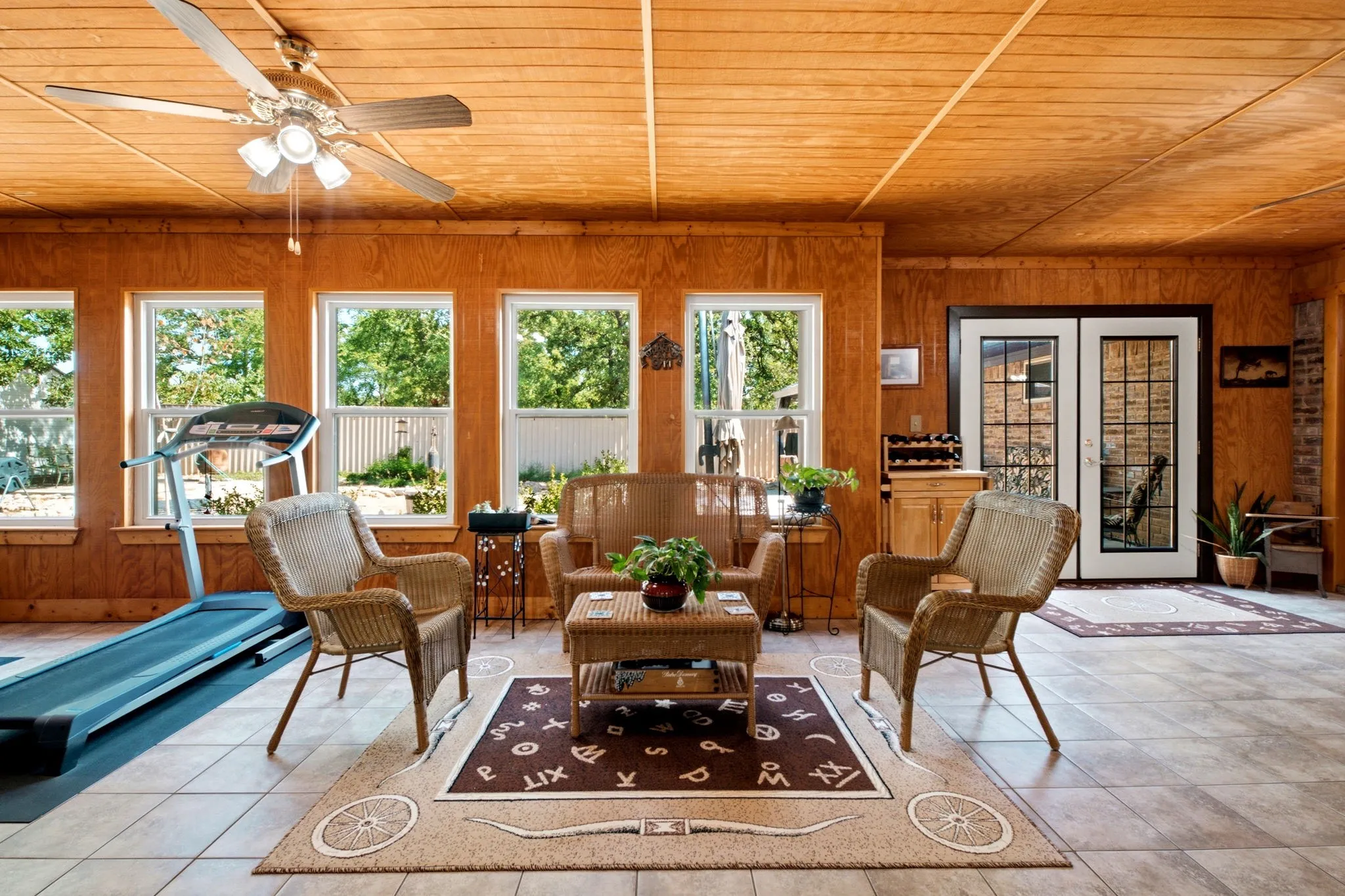 Single Family Residence For Sale in Denton County , 706 Squires Lane, Krugerville, Texas 76227, 3 Bedroom, 2 Bathroom, 2 Garage spaces, 2,180 Sqft, built in 1983, Price $365,000, mls#21336809, Real Estate Agent in Krugerville, Homes For Sale in Denton county, Homes For Sale in Krugerville, Realtor in Krugerville Texas, Real Estate Brokerage Independent Realty Texas, Luminita Cordes Realtor