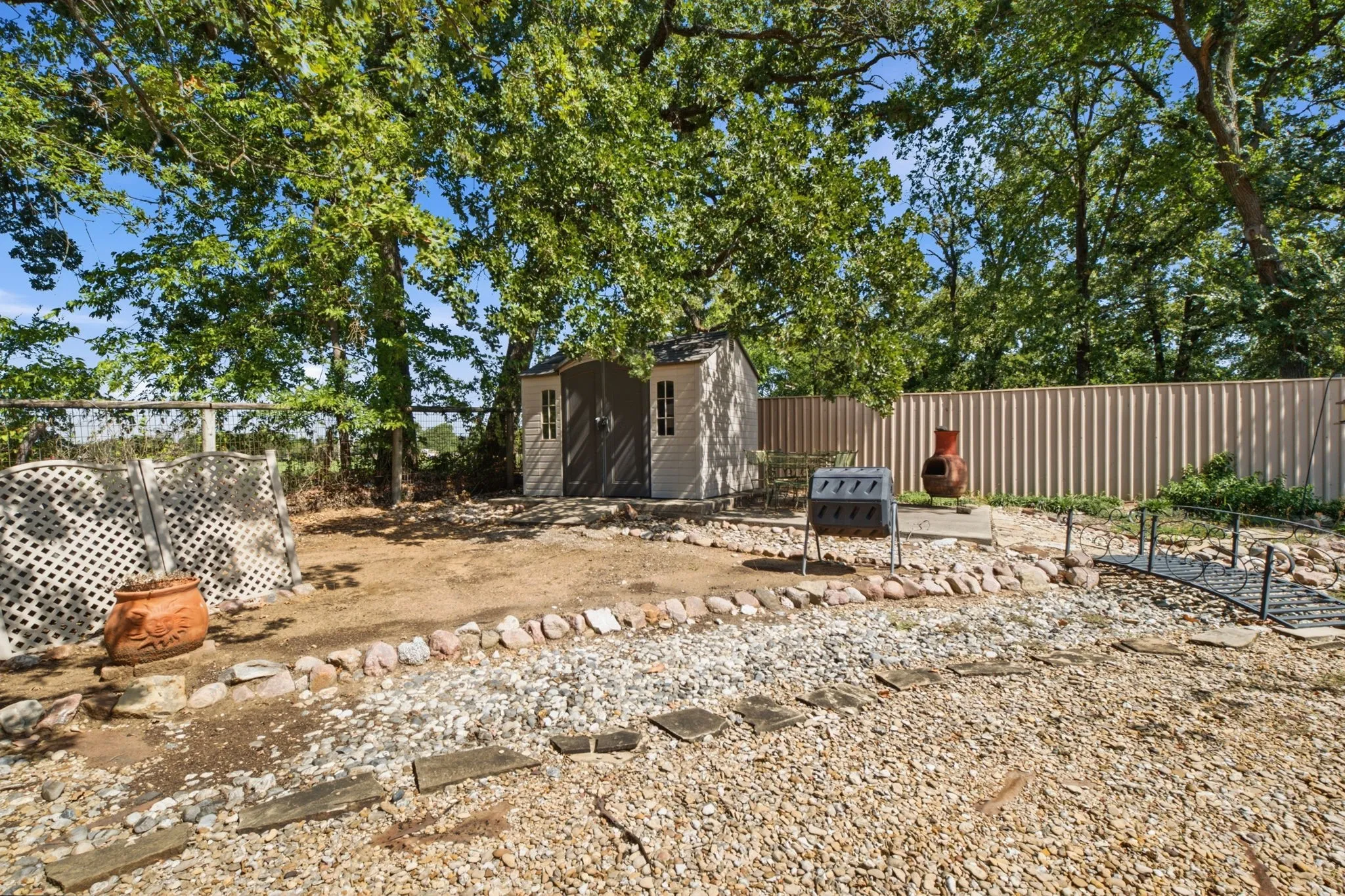 Single Family Residence For Sale in Denton County , 706 Squires Lane, Krugerville, Texas 76227, 3 Bedroom, 2 Bathroom, 2 Garage spaces, 2,180 Sqft, built in 1983, Price $365,000, mls#21336809, Real Estate Agent in Krugerville, Homes For Sale in Denton county, Homes For Sale in Krugerville, Realtor in Krugerville Texas, Real Estate Brokerage Independent Realty Texas, Luminita Cordes Realtor