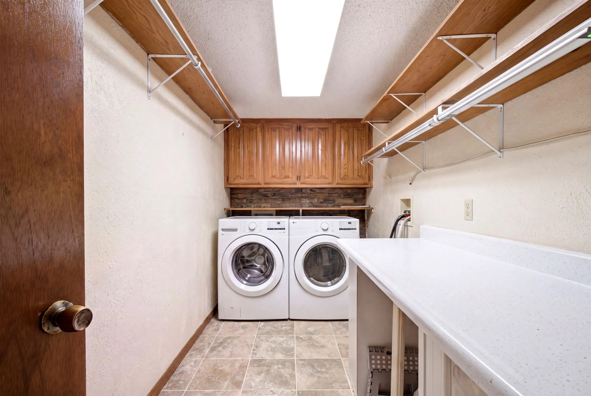 Single Family Residence For Sale in Denton County , 706 Squires Lane, Krugerville, Texas 76227, 3 Bedroom, 2 Bathroom, 2 Garage spaces, 2,180 Sqft, built in 1983, Price $365,000, mls#21336809, Real Estate Agent in Krugerville, Homes For Sale in Denton county, Homes For Sale in Krugerville, Realtor in Krugerville Texas, Real Estate Brokerage Independent Realty Texas, Luminita Cordes Realtor