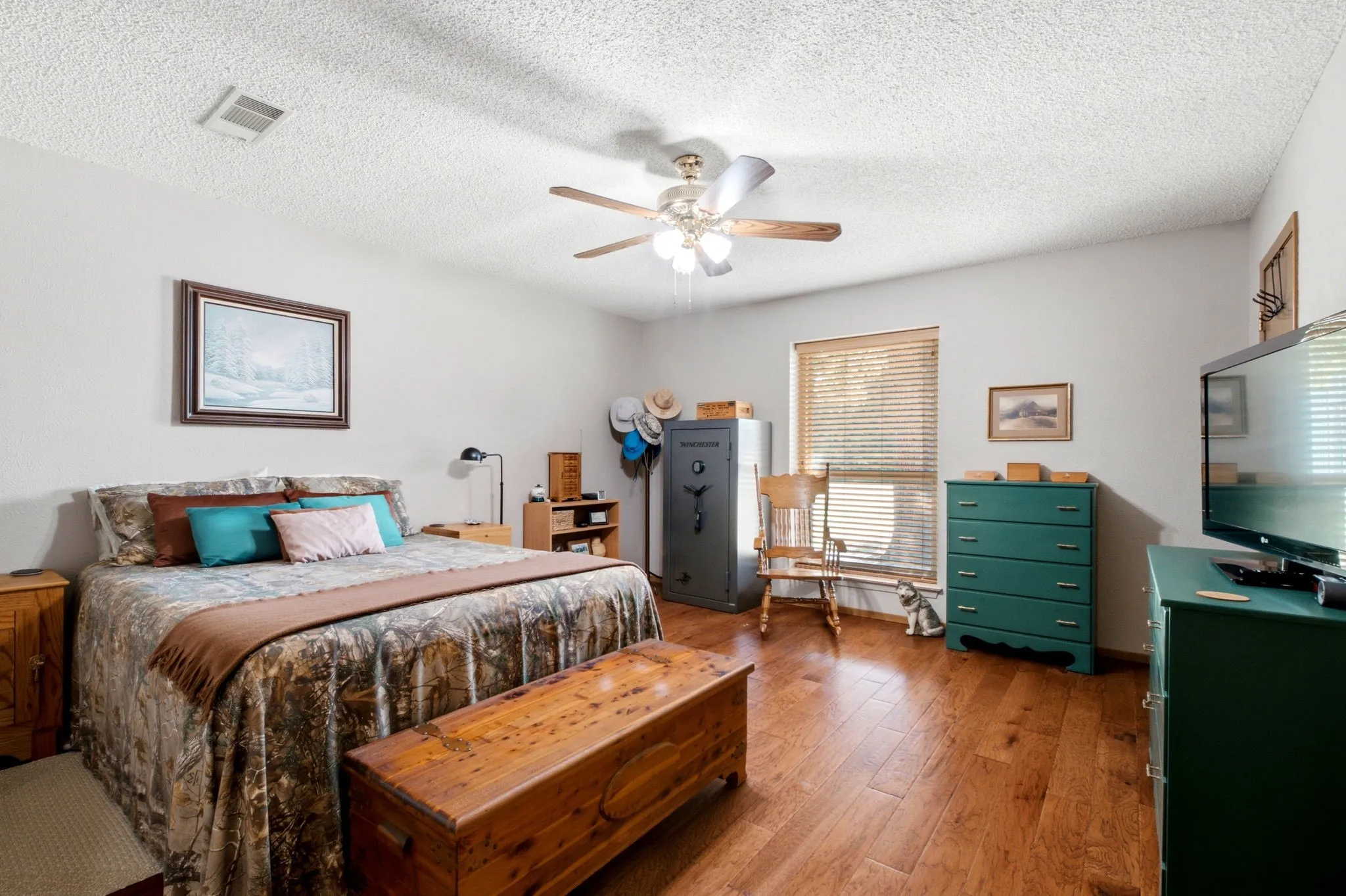 Single Family Residence For Sale in Denton County , 706 Squires Lane, Krugerville, Texas 76227, 3 Bedroom, 2 Bathroom, 2 Garage spaces, 2,180 Sqft, built in 1983, Price $365,000, mls#21336809, Real Estate Agent in Krugerville, Homes For Sale in Denton county, Homes For Sale in Krugerville, Realtor in Krugerville Texas, Real Estate Brokerage Independent Realty Texas, Luminita Cordes Realtor