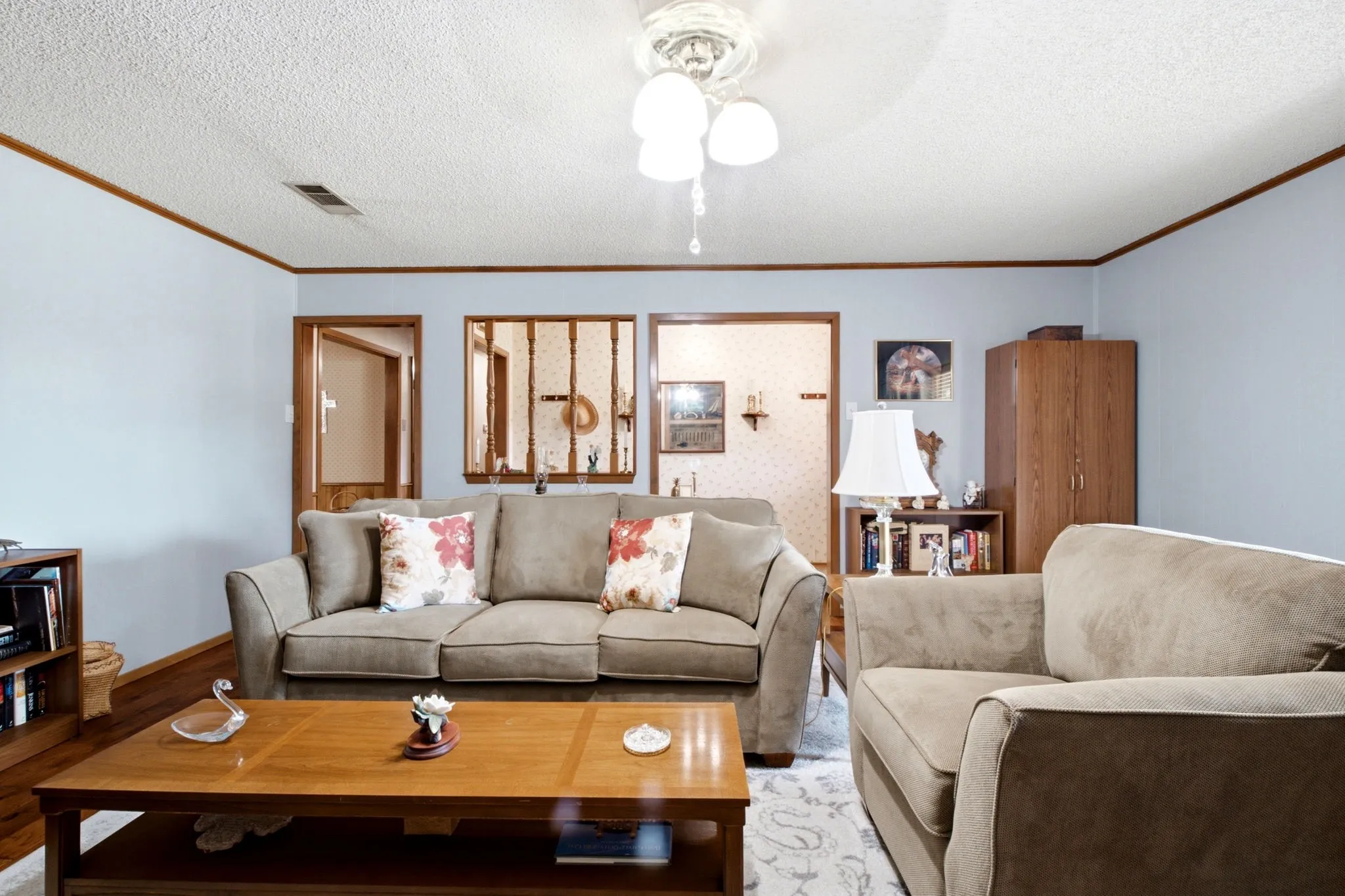 Single Family Residence For Sale in Denton County , 706 Squires Lane, Krugerville, Texas 76227, 3 Bedroom, 2 Bathroom, 2 Garage spaces, 2,180 Sqft, built in 1983, Price $365,000, mls#21336809, Real Estate Agent in Krugerville, Homes For Sale in Denton county, Homes For Sale in Krugerville, Realtor in Krugerville Texas, Real Estate Brokerage Independent Realty Texas, Luminita Cordes Realtor