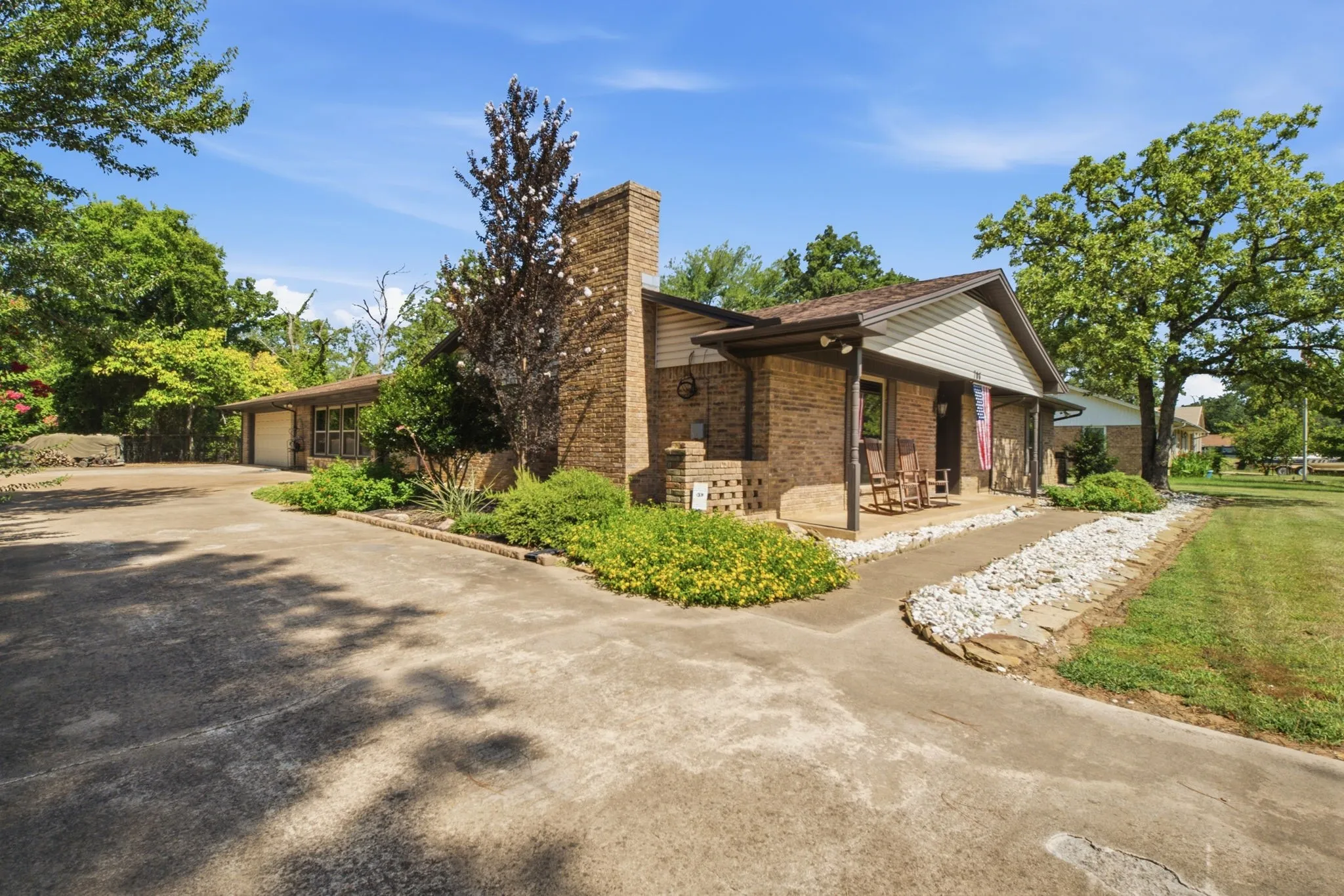 Single Family Residence For Sale in Denton County , 706 Squires Lane, Krugerville, Texas 76227, 3 Bedroom, 2 Bathroom, 2 Garage spaces, 2,180 Sqft, built in 1983, Price $365,000, mls#21336809, Real Estate Agent in Krugerville, Homes For Sale in Denton county, Homes For Sale in Krugerville, Realtor in Krugerville Texas, Real Estate Brokerage Independent Realty Texas, Luminita Cordes Realtor