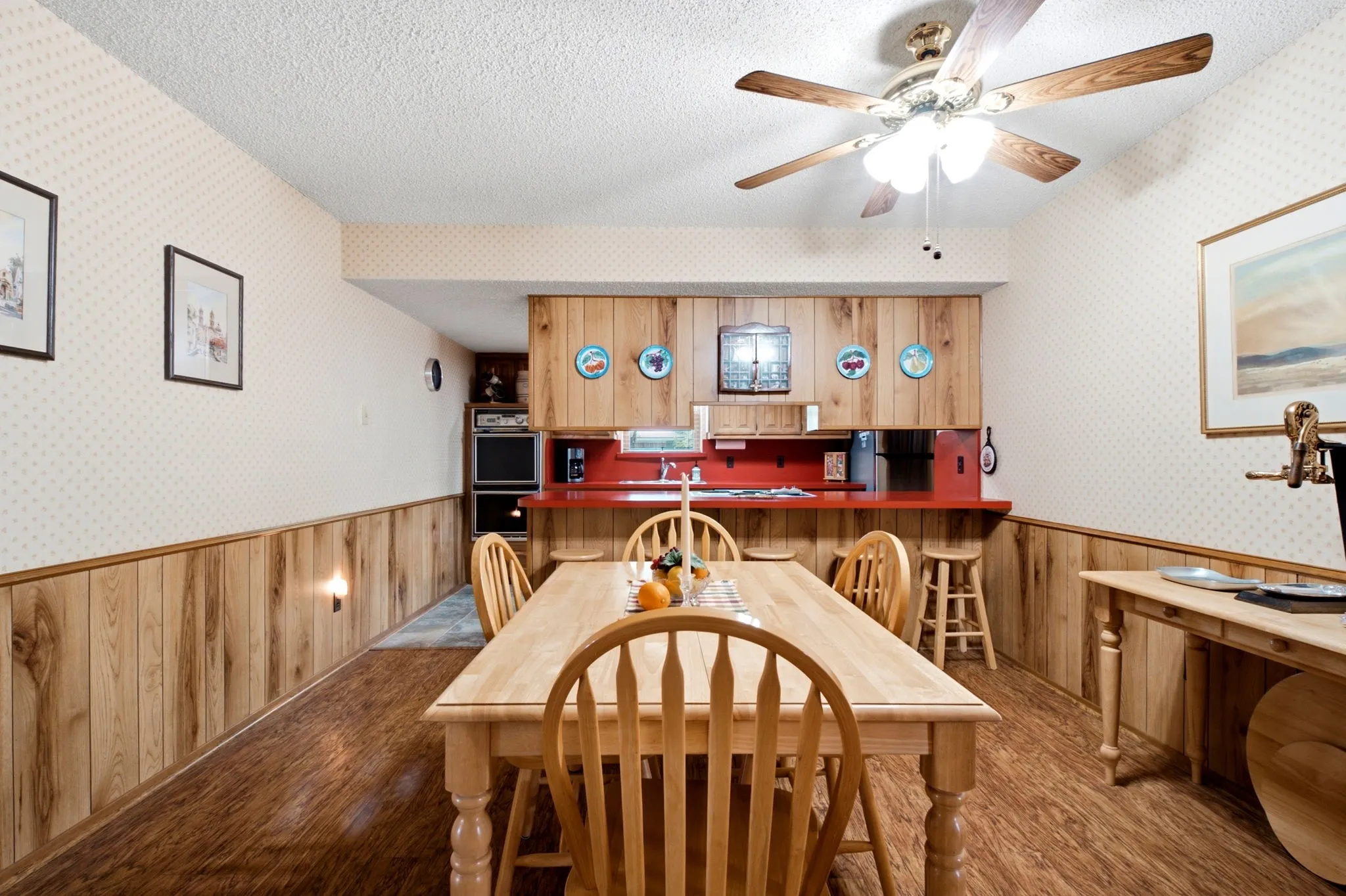 Single Family Residence For Sale in Denton County , 706 Squires Lane, Krugerville, Texas 76227, 3 Bedroom, 2 Bathroom, 2 Garage spaces, 2,180 Sqft, built in 1983, Price $365,000, mls#21336809, Real Estate Agent in Krugerville, Homes For Sale in Denton county, Homes For Sale in Krugerville, Realtor in Krugerville Texas, Real Estate Brokerage Independent Realty Texas, Luminita Cordes Realtor