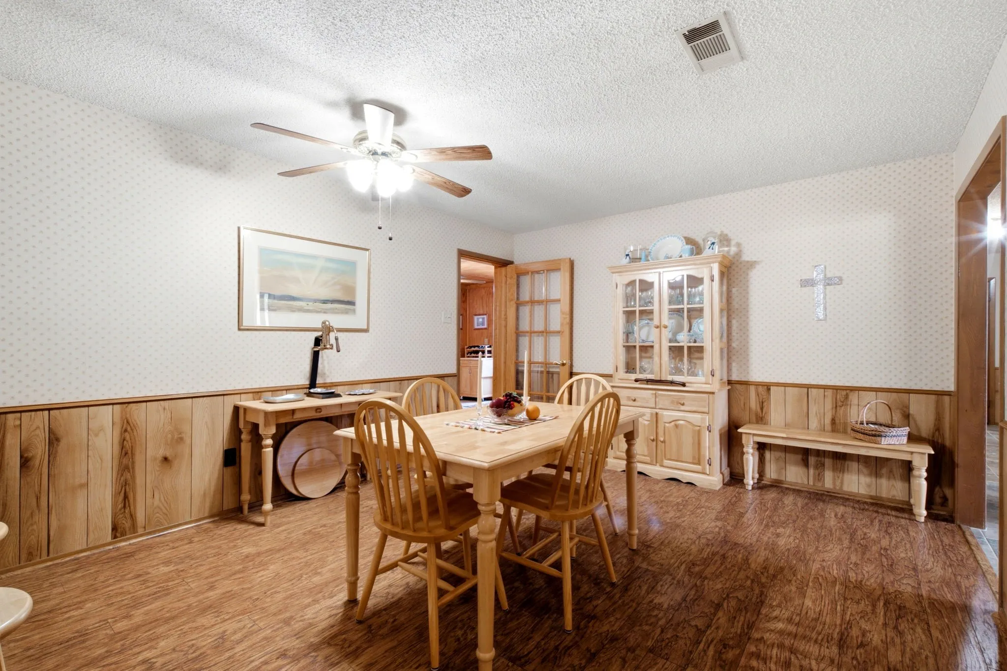 Spacious Dining Area