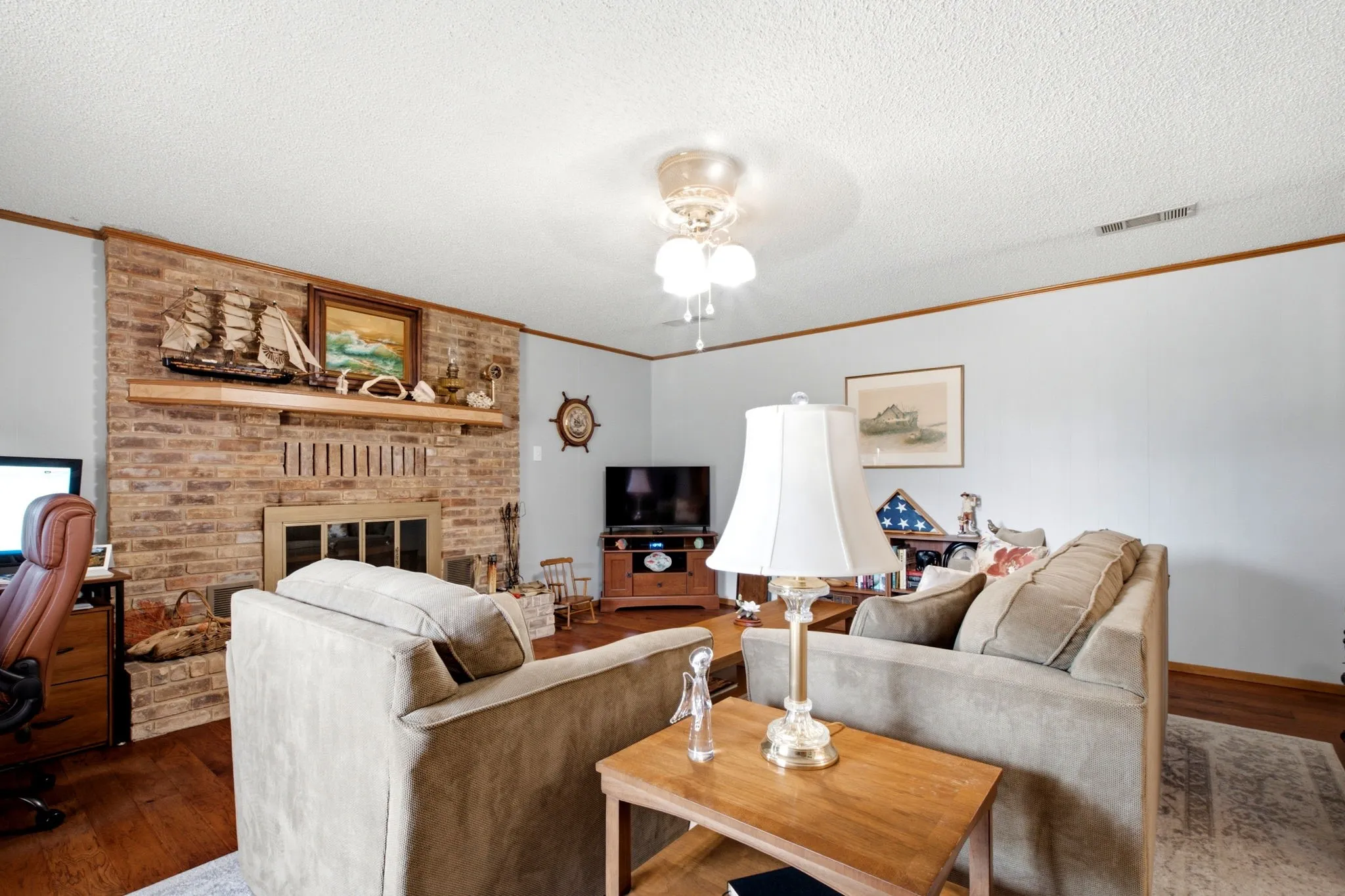 Single Family Residence For Sale in Denton County , 706 Squires Lane, Krugerville, Texas 76227, 3 Bedroom, 2 Bathroom, 2 Garage spaces, 2,180 Sqft, built in 1983, Price $365,000, mls#21336809, Real Estate Agent in Krugerville, Homes For Sale in Denton county, Homes For Sale in Krugerville, Realtor in Krugerville Texas, Real Estate Brokerage Independent Realty Texas, Luminita Cordes Realtor